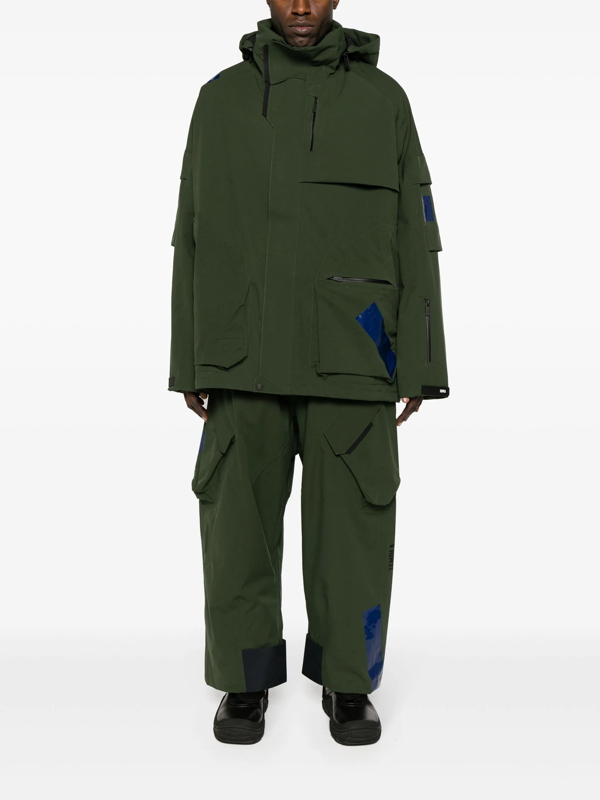 Catalyst OS Shell cargo ski trousers
