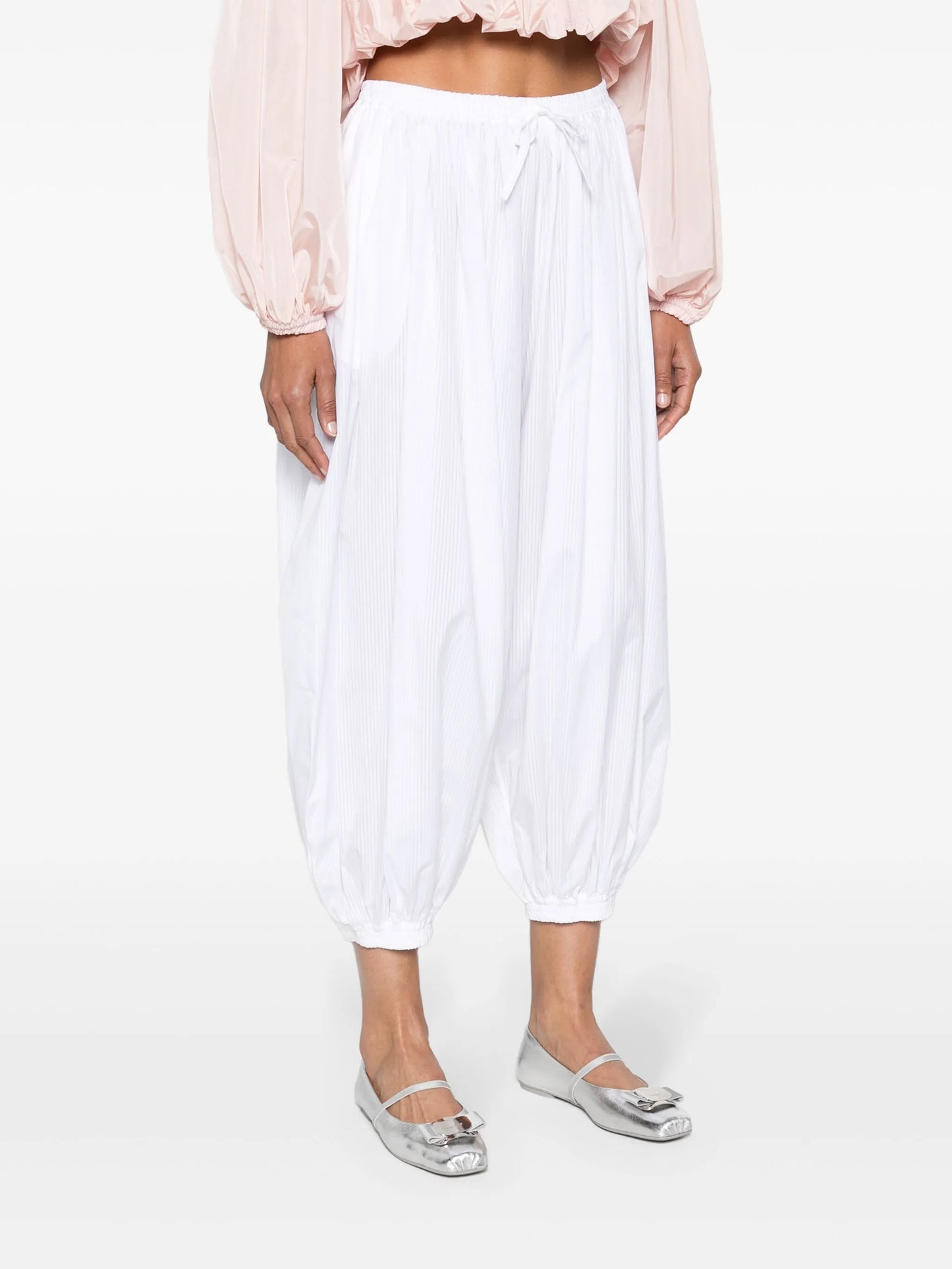 high-waist cropped trousers