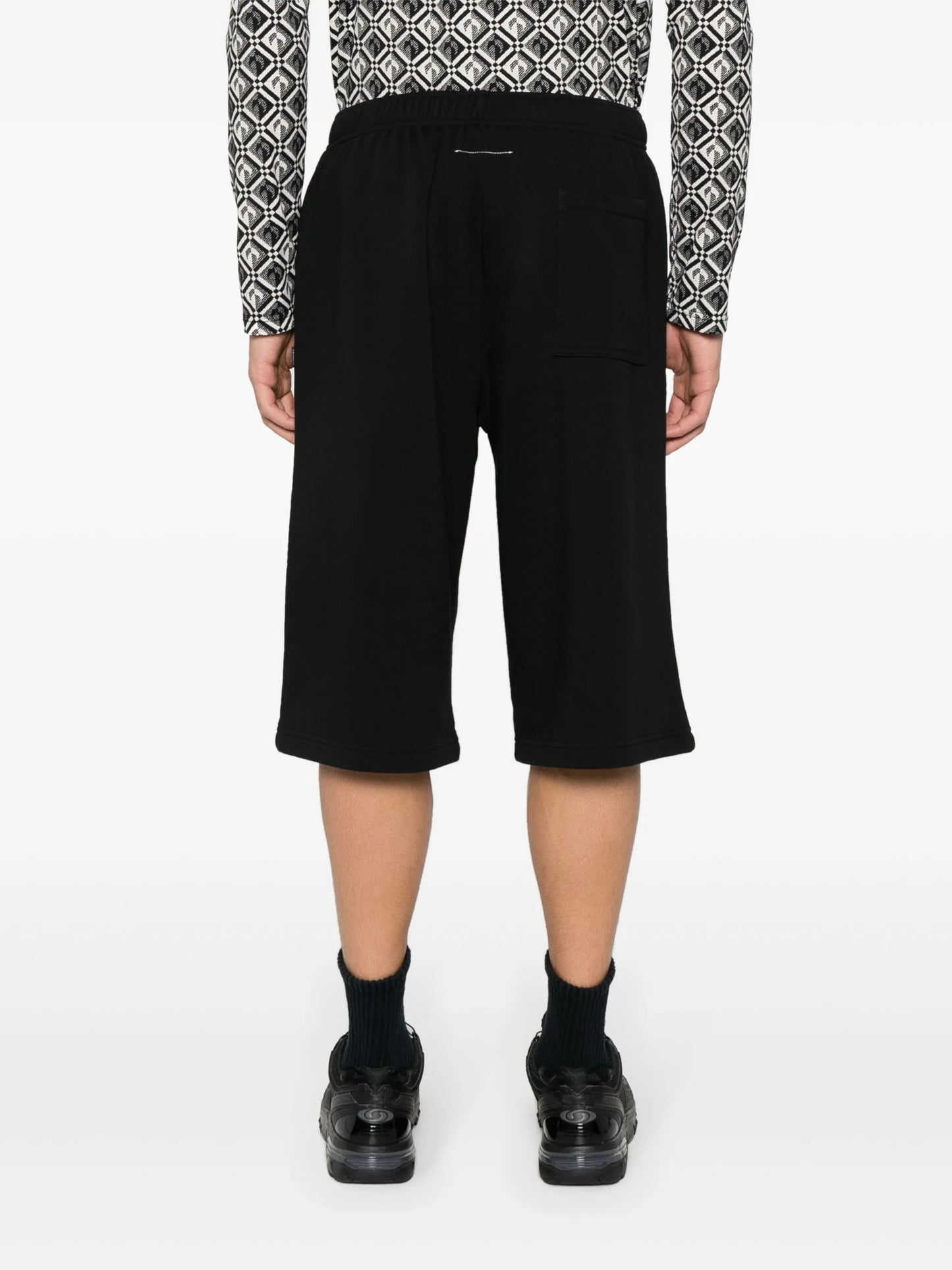 drawstring-fastening shorts
