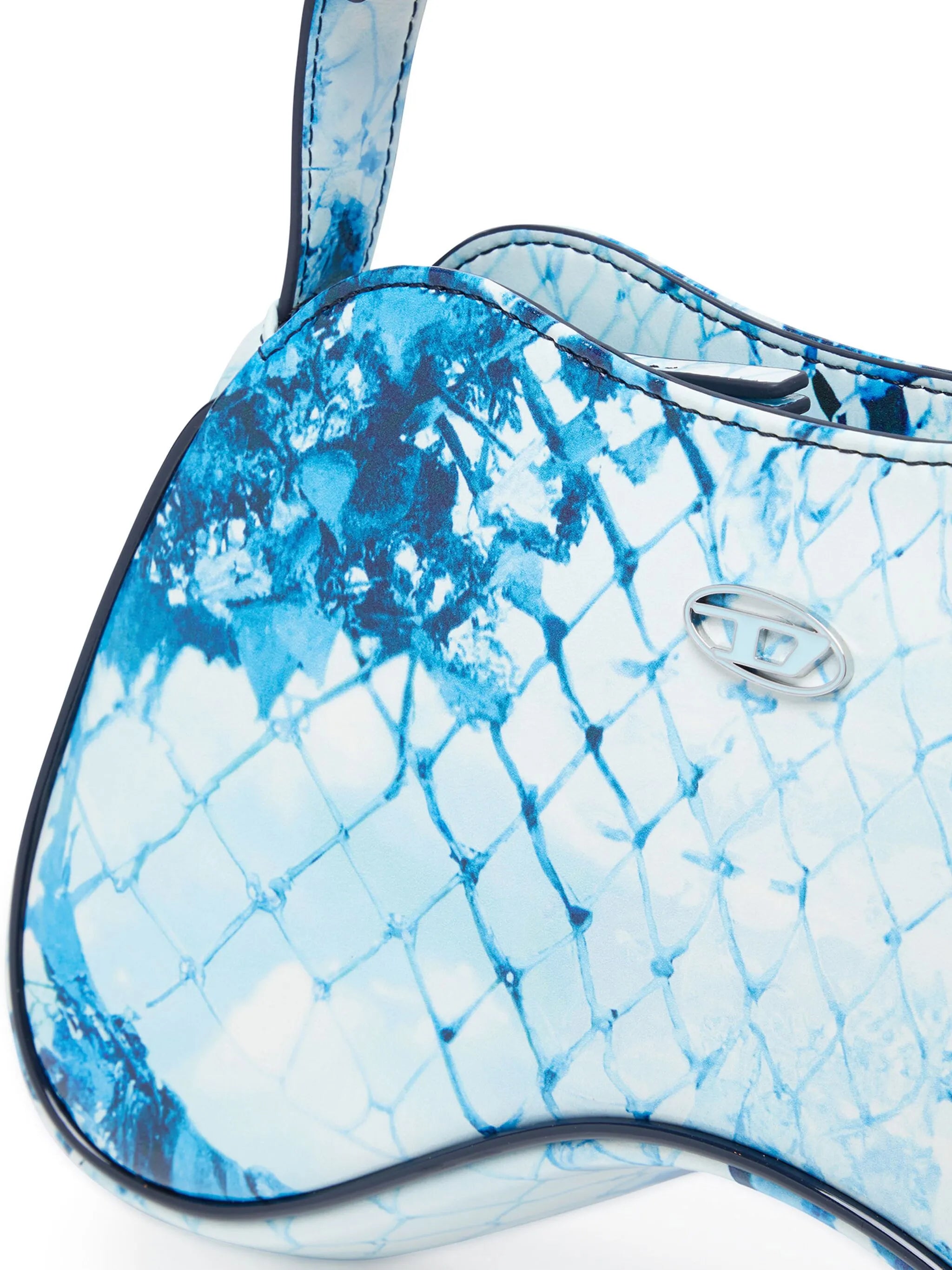 Play snakeskin-effect shoulder bag