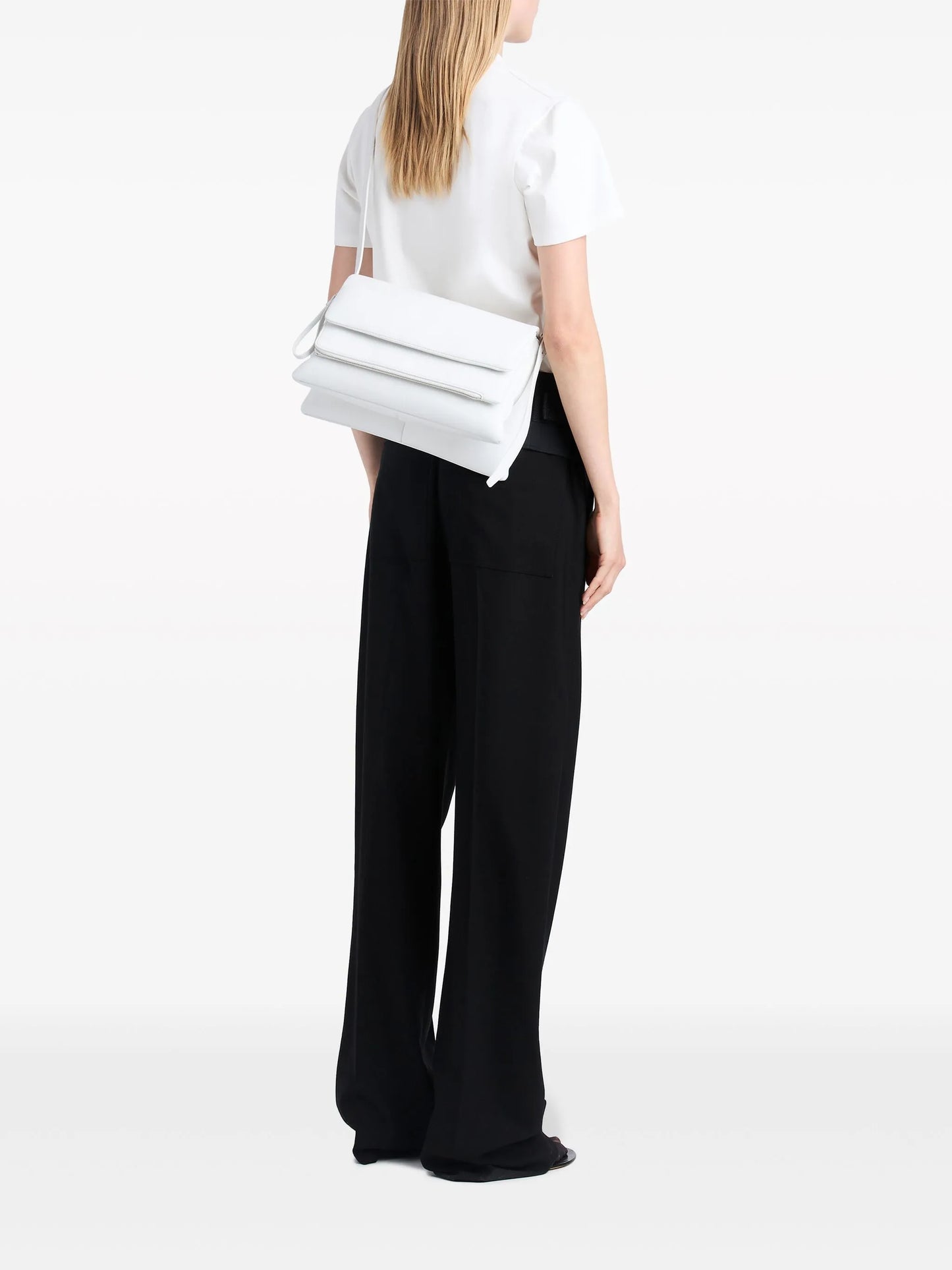 City leather shoulder bag