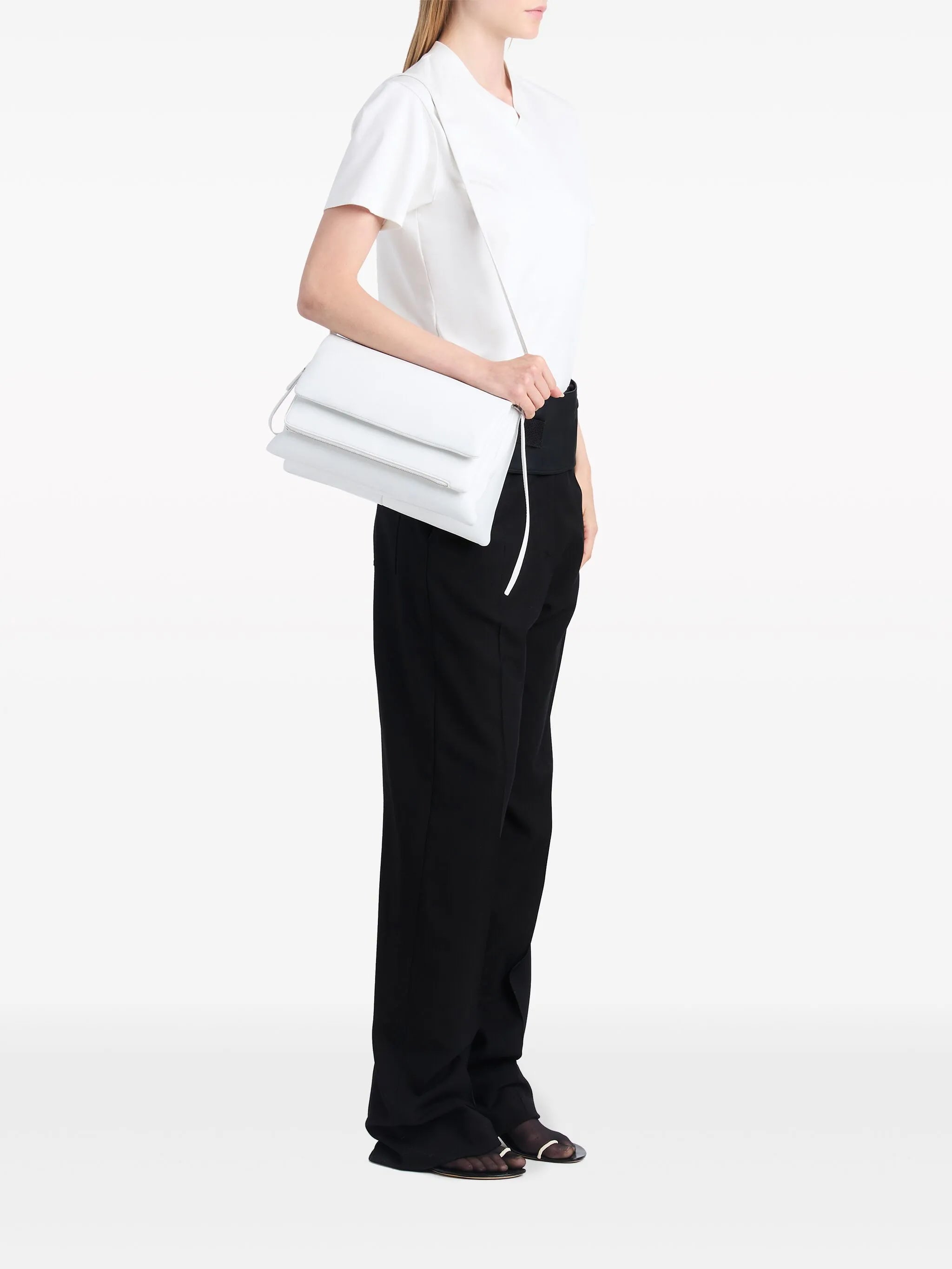 City leather shoulder bag