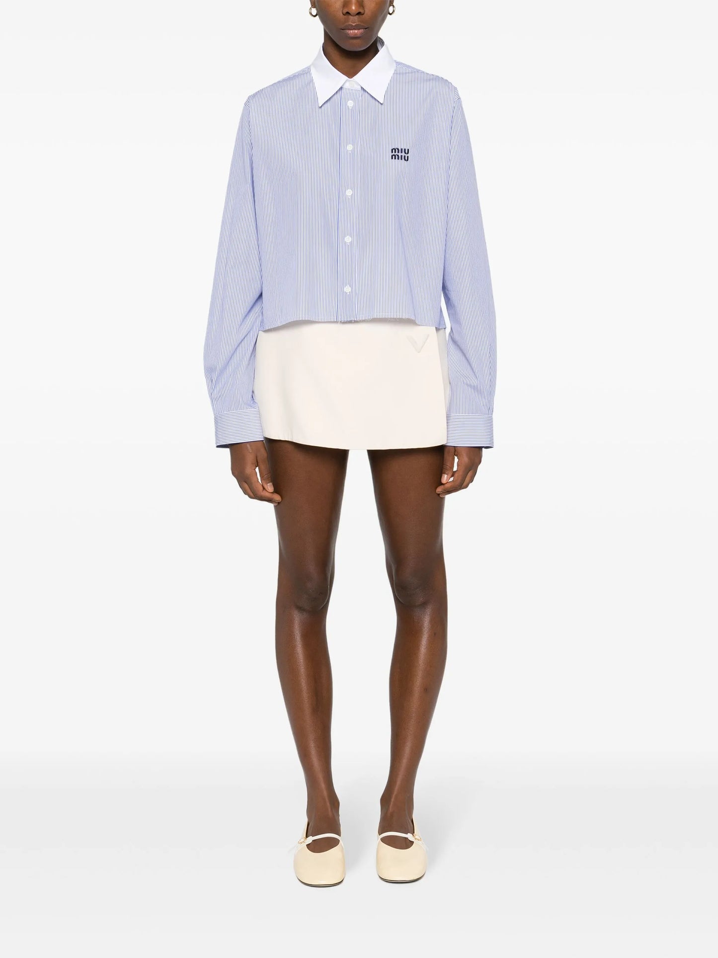 contrasting-collar shirt