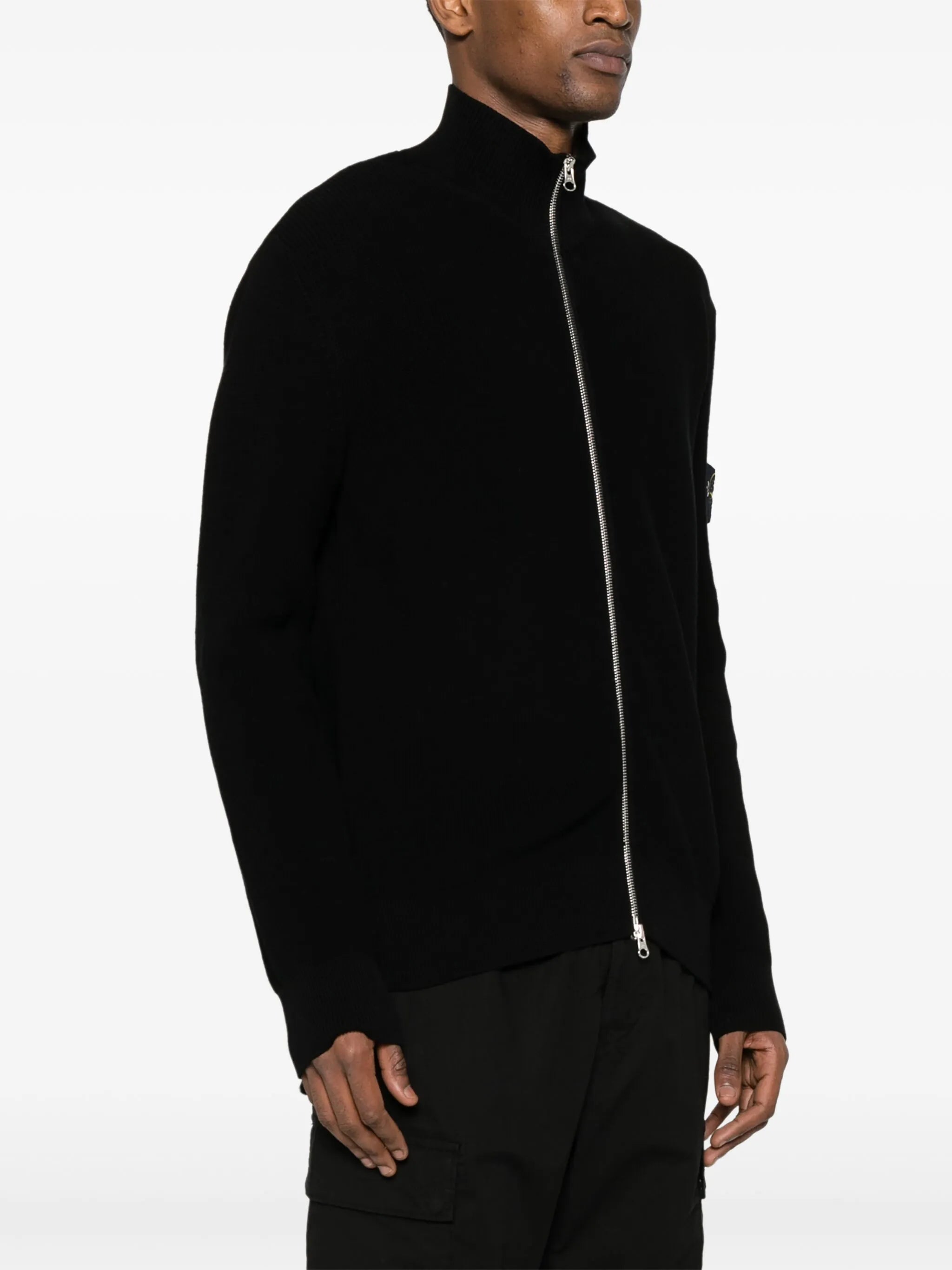 Compass-badge cardigan