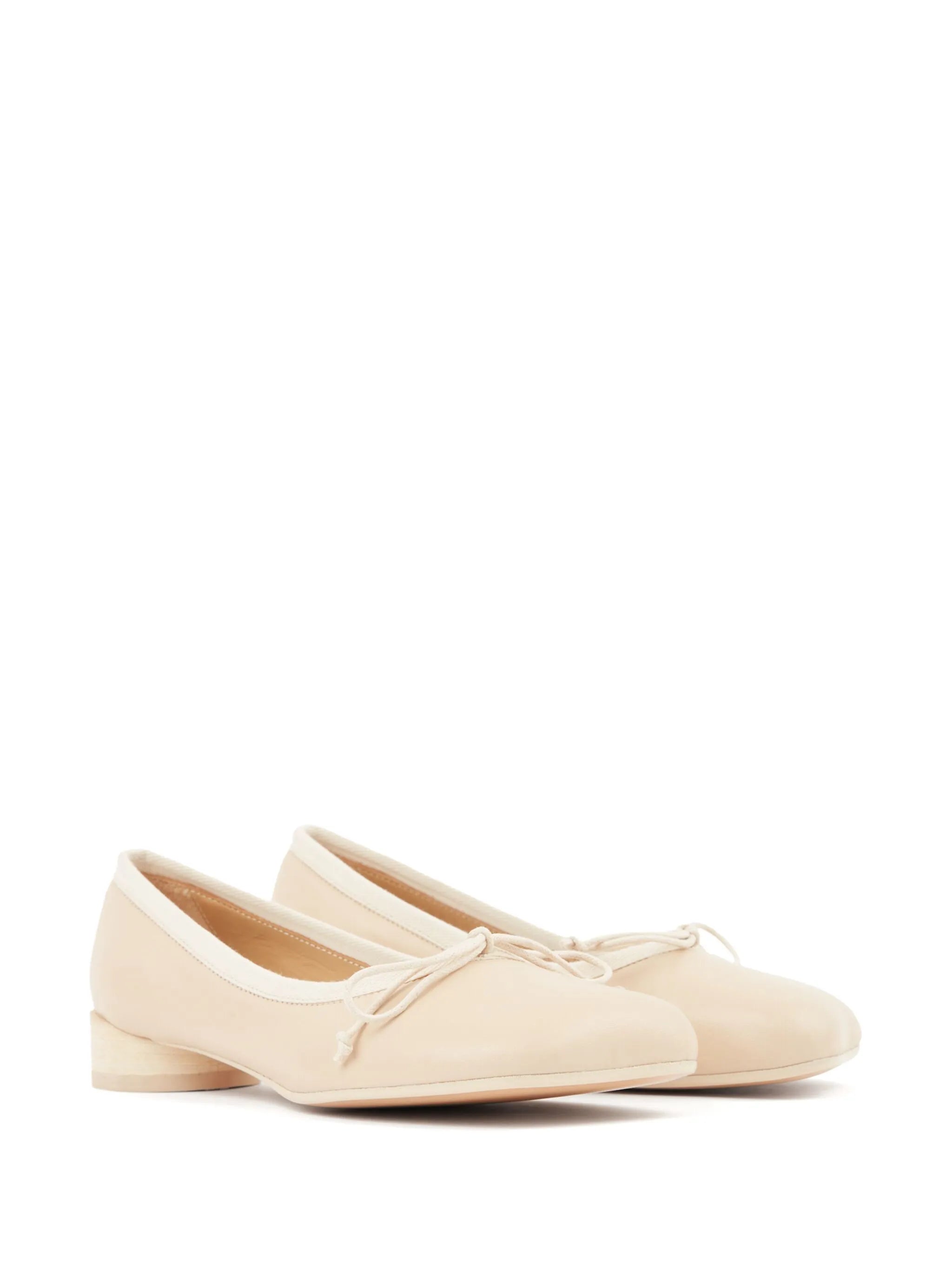 Anatomic leather ballerina shoes