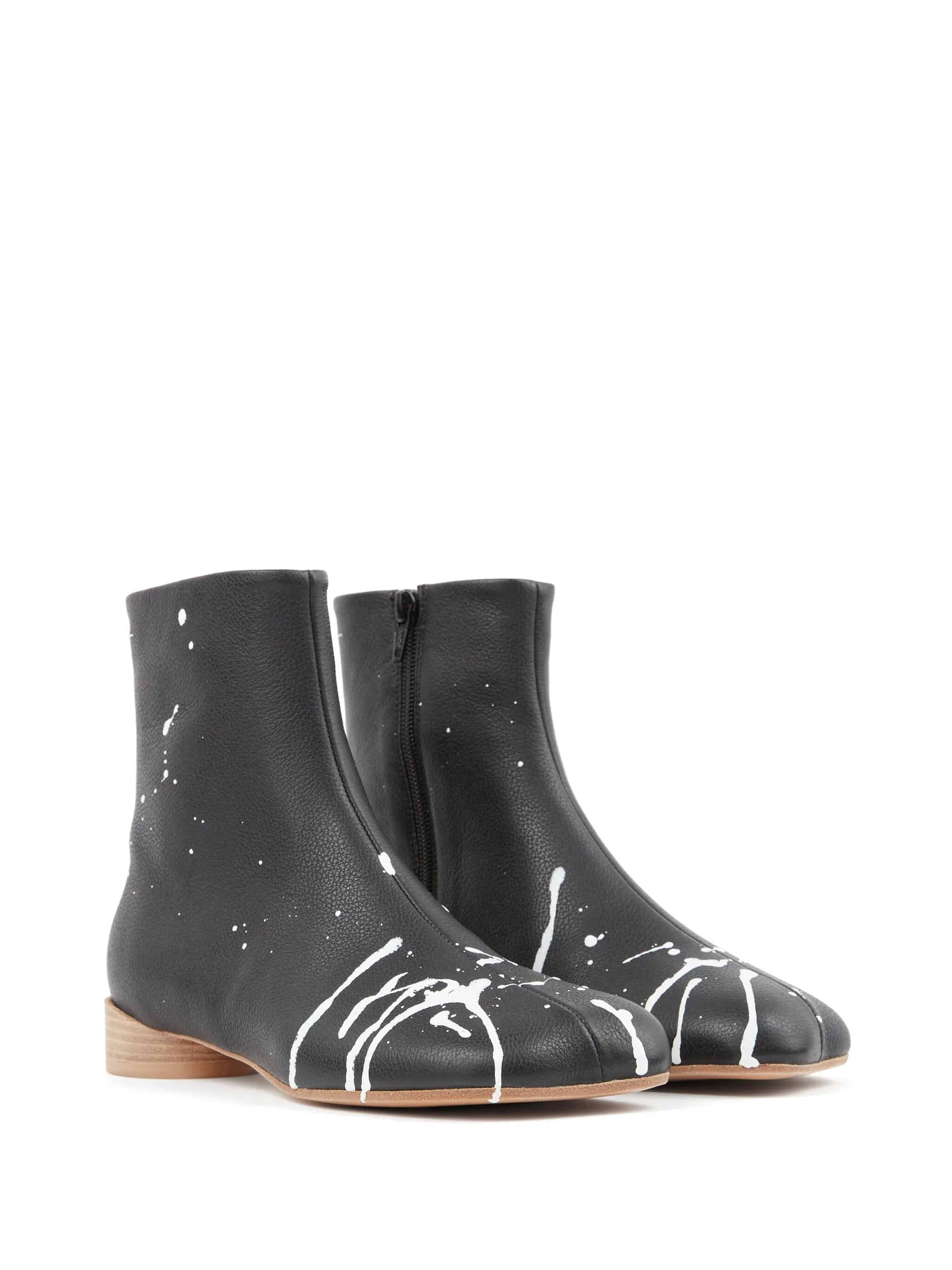 Anatomic leather ankle boots