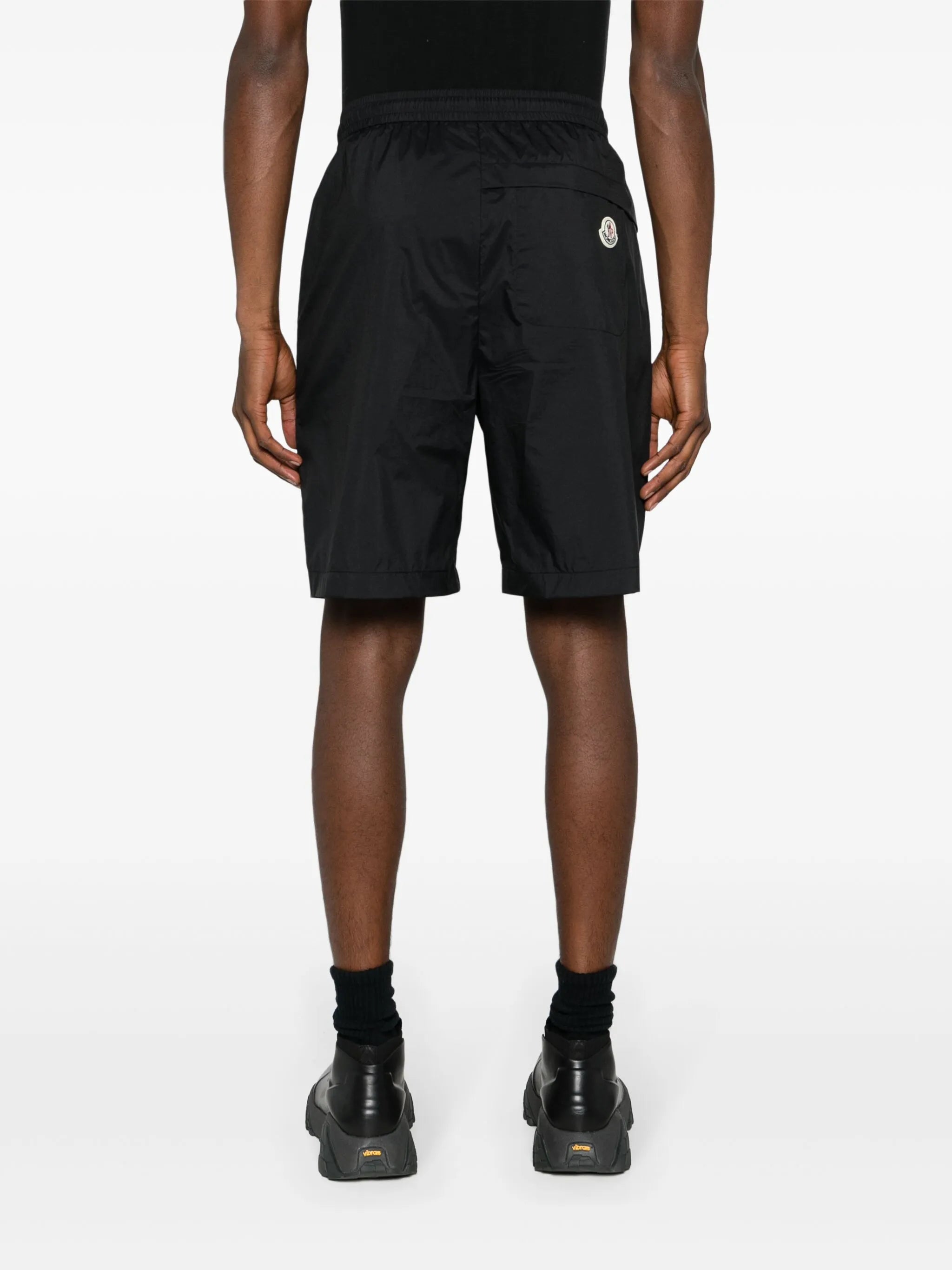 elasticated-waist bermuda shorts