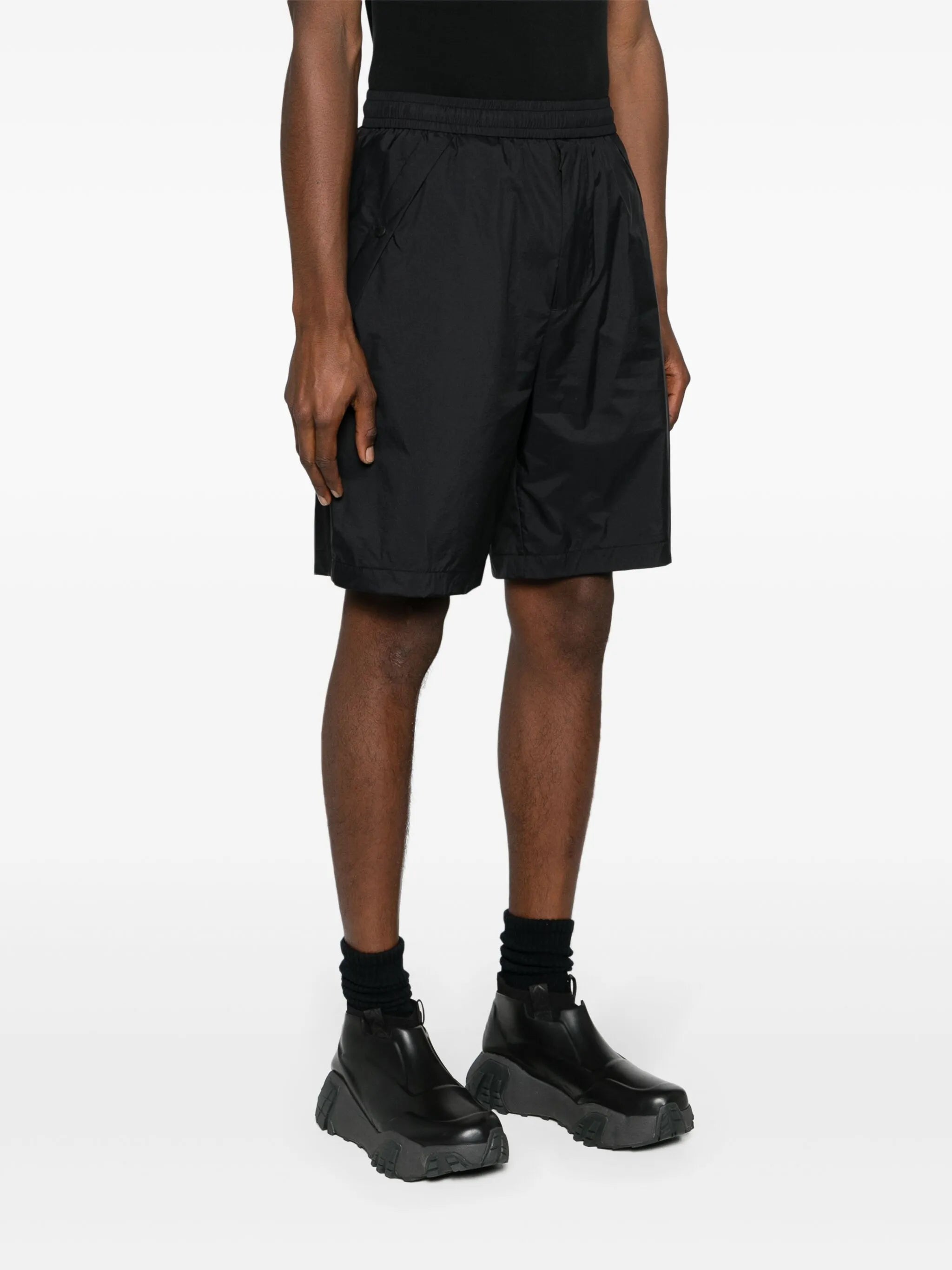 elasticated-waist bermuda shorts