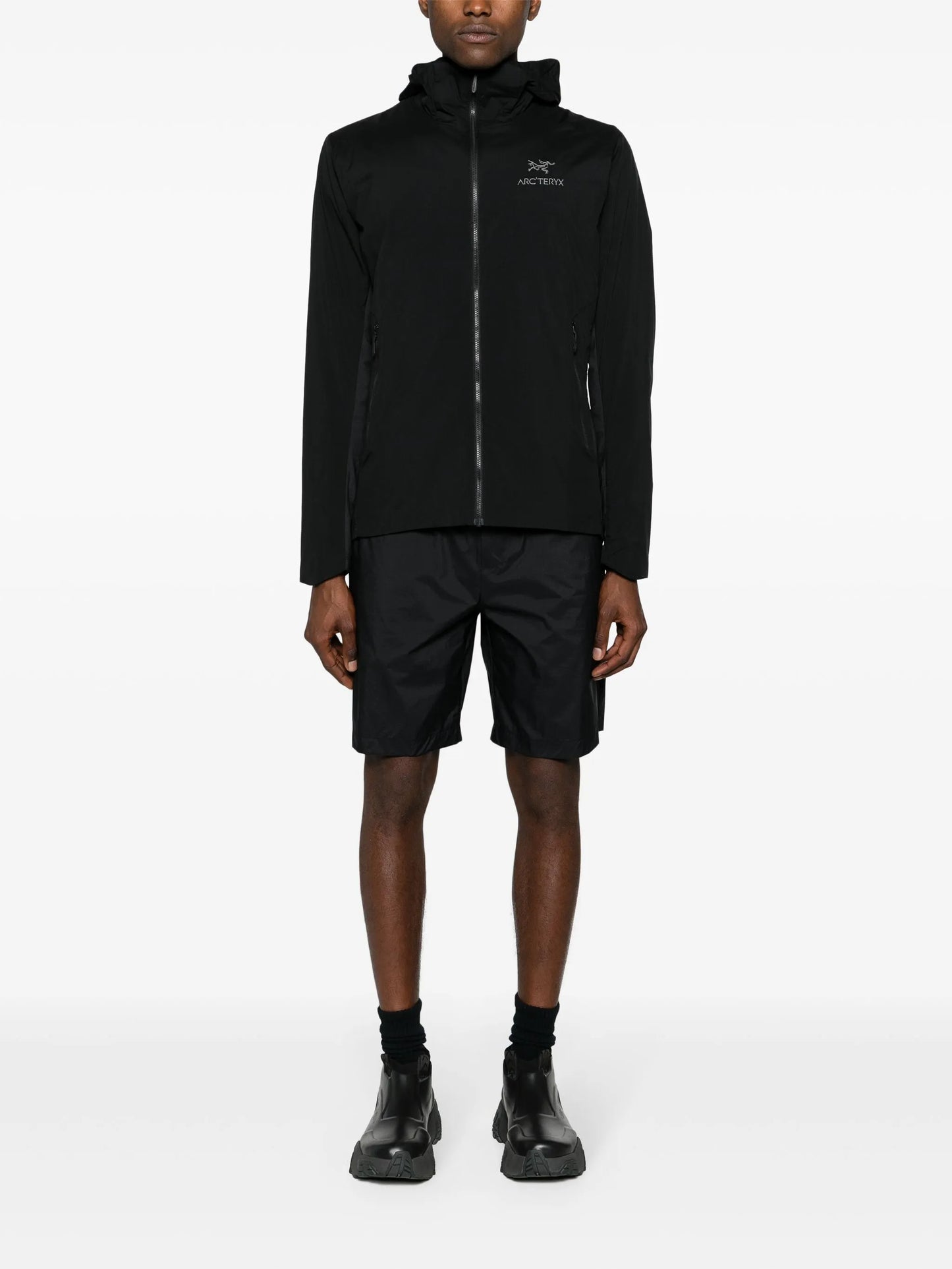 elasticated-waist bermuda shorts