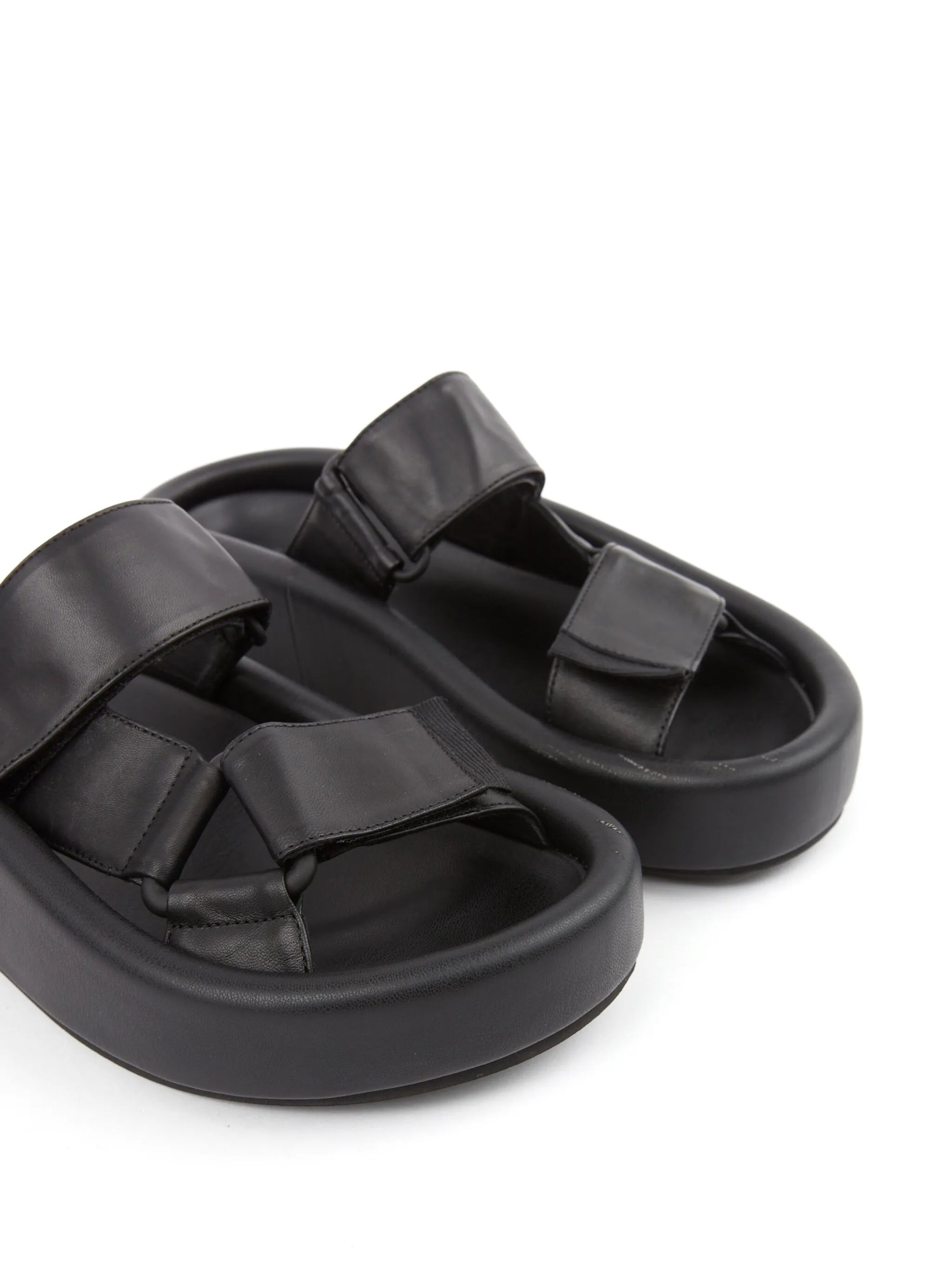 Webbing leather sandals