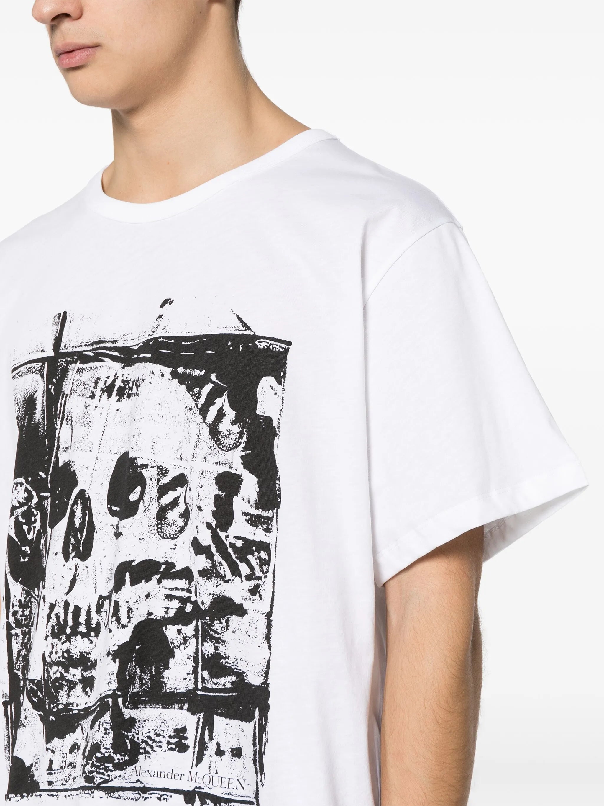 skull-print T-shirt