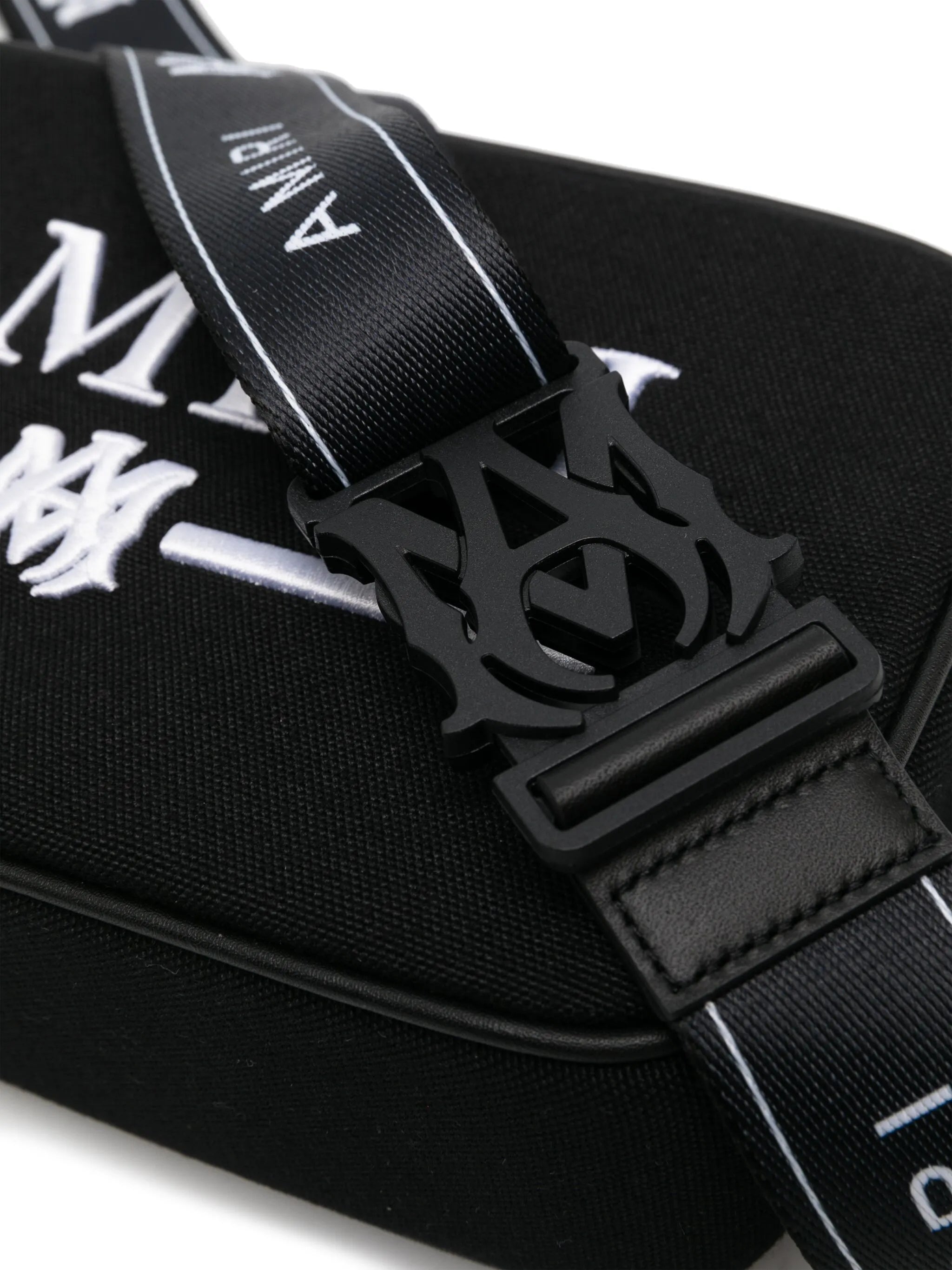 MA canvas messenger bag