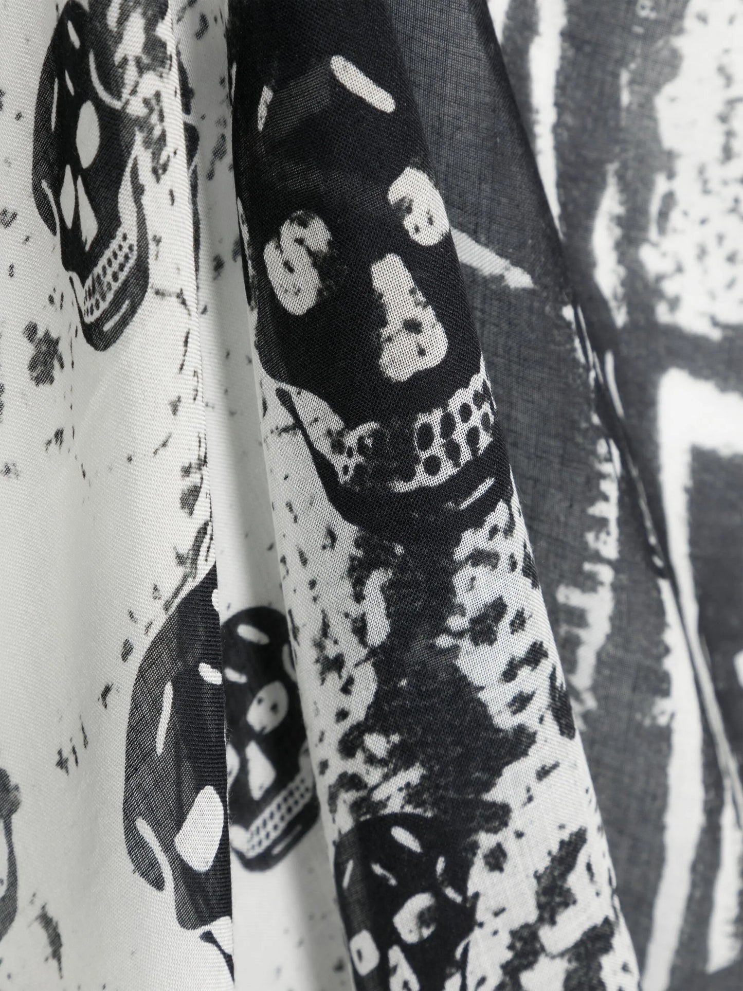skull-print frayed scarf