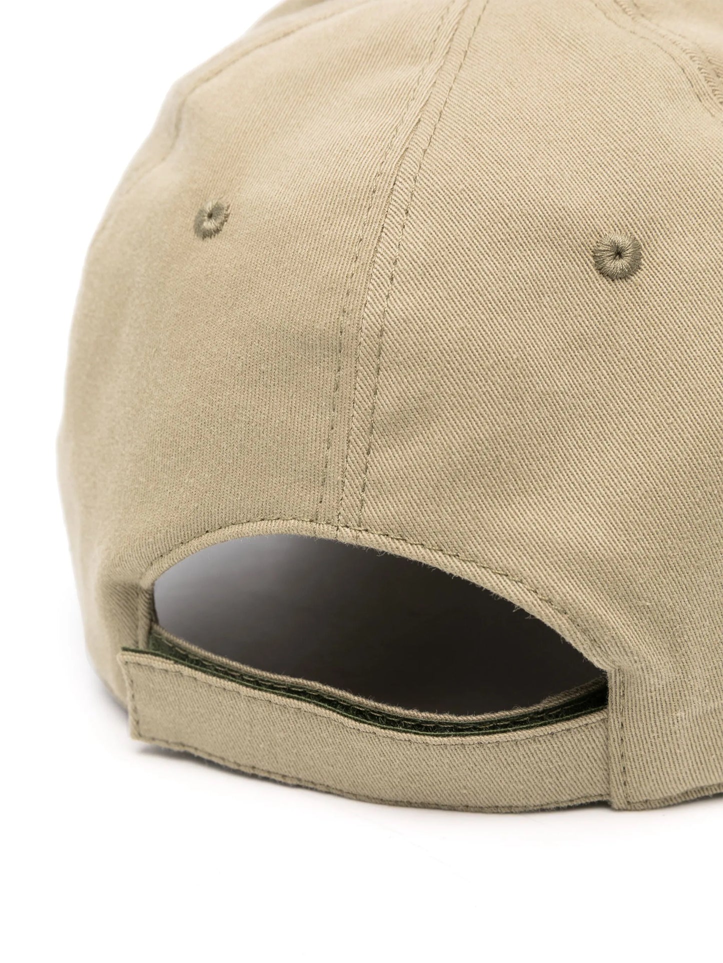 4G-embossed cap