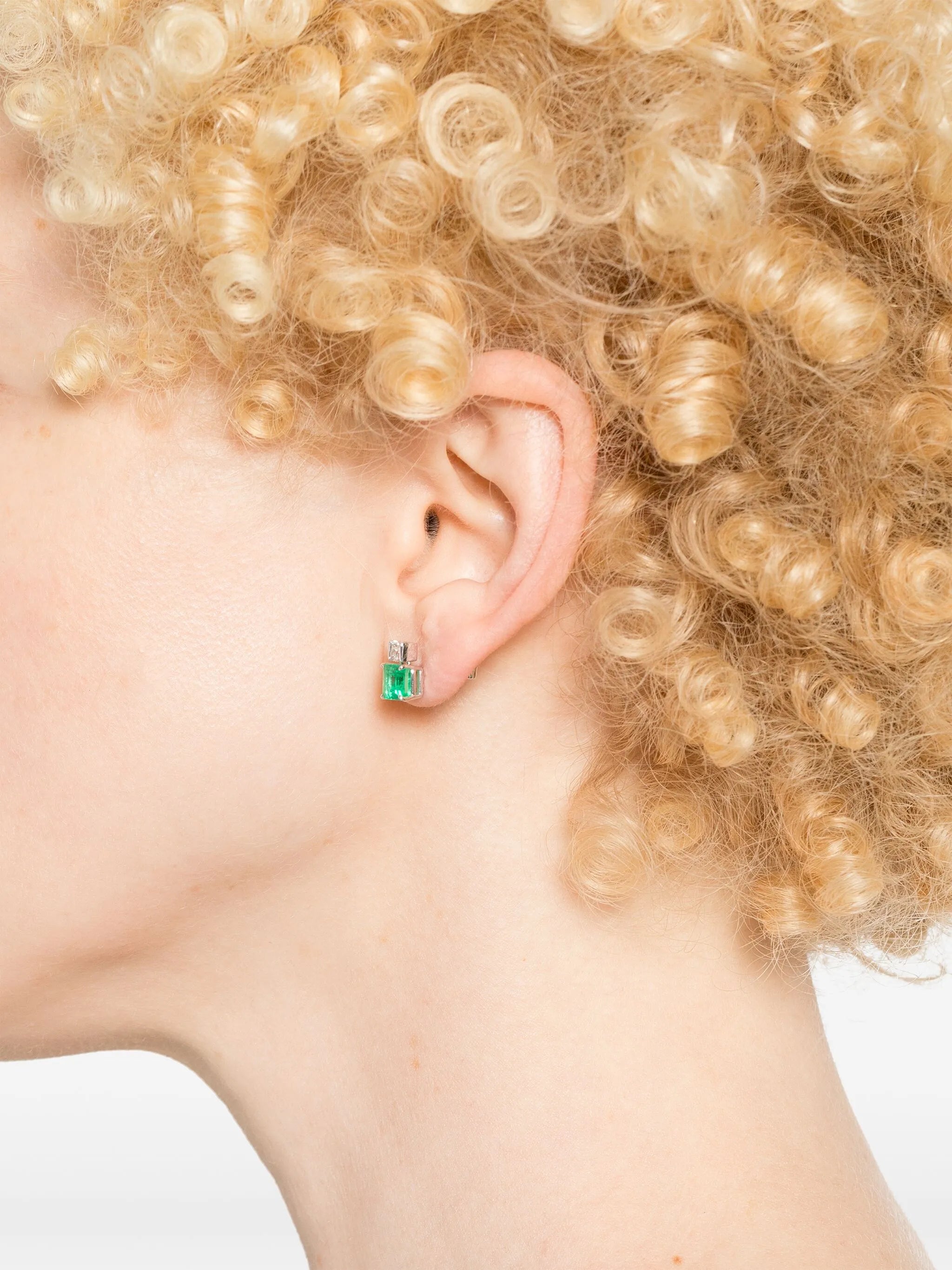 18kt white gold Agnes diamond and emerald earrings