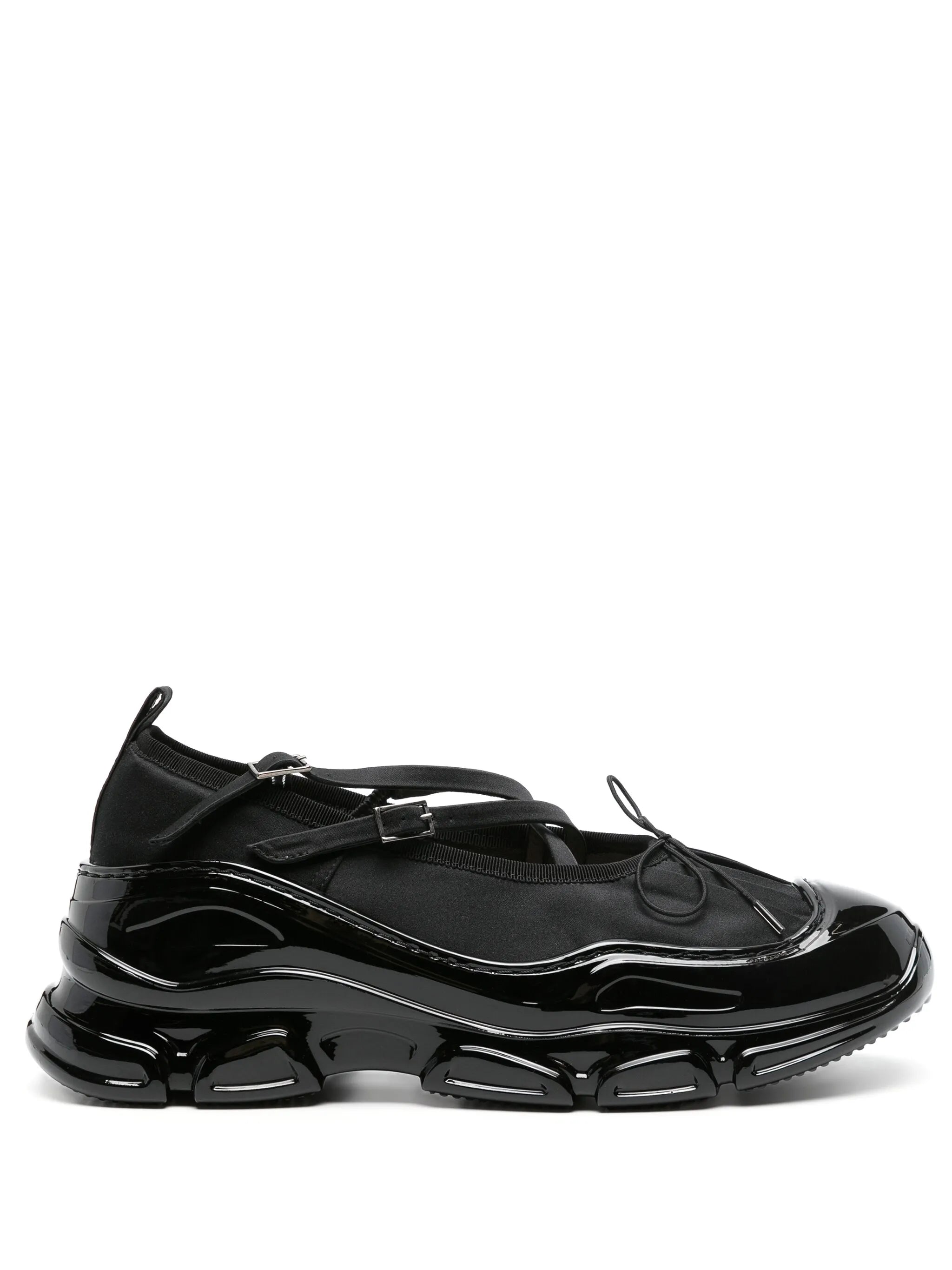 Criss-Cross Tracker trainers