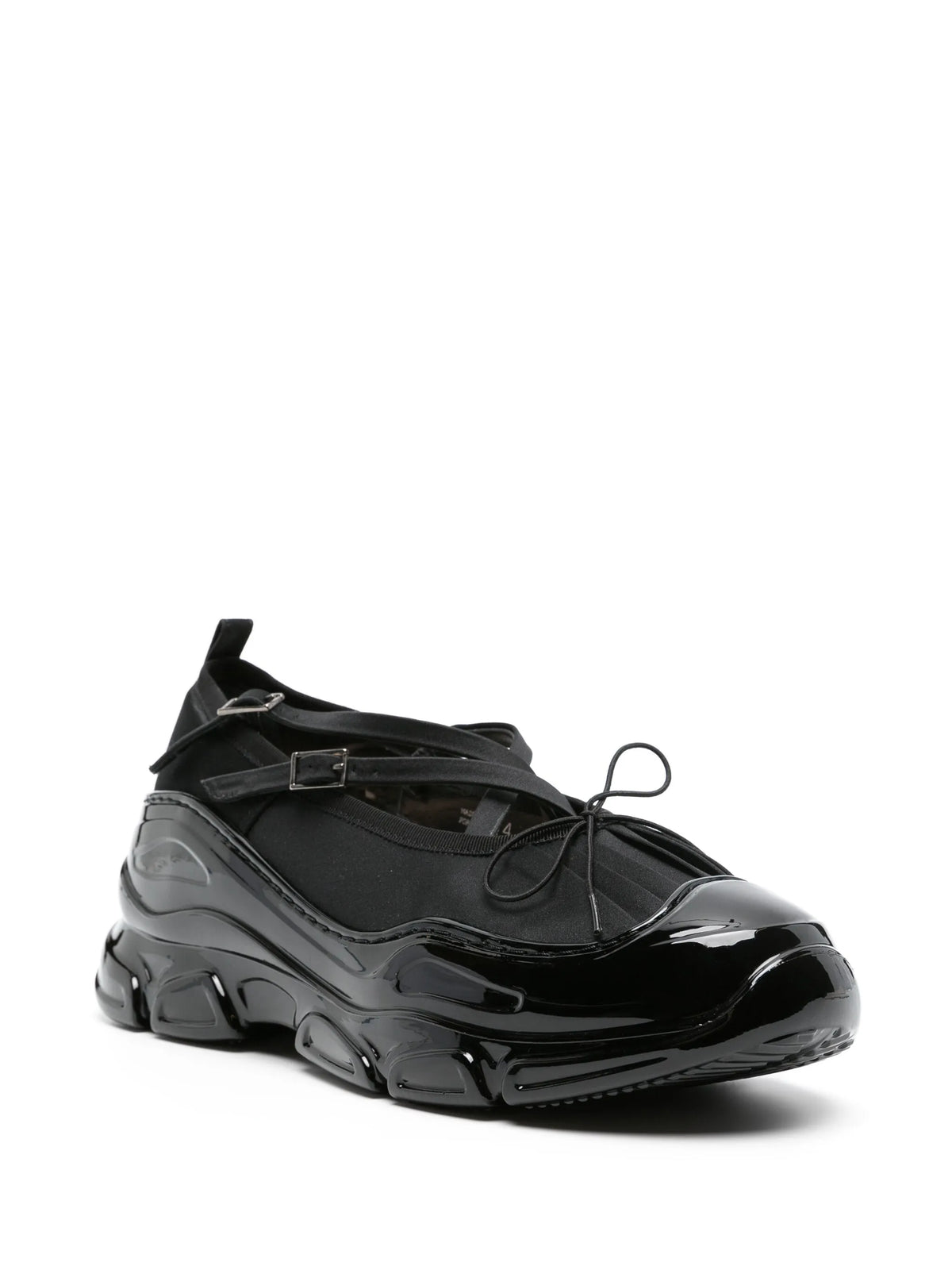 Criss-Cross Tracker trainers