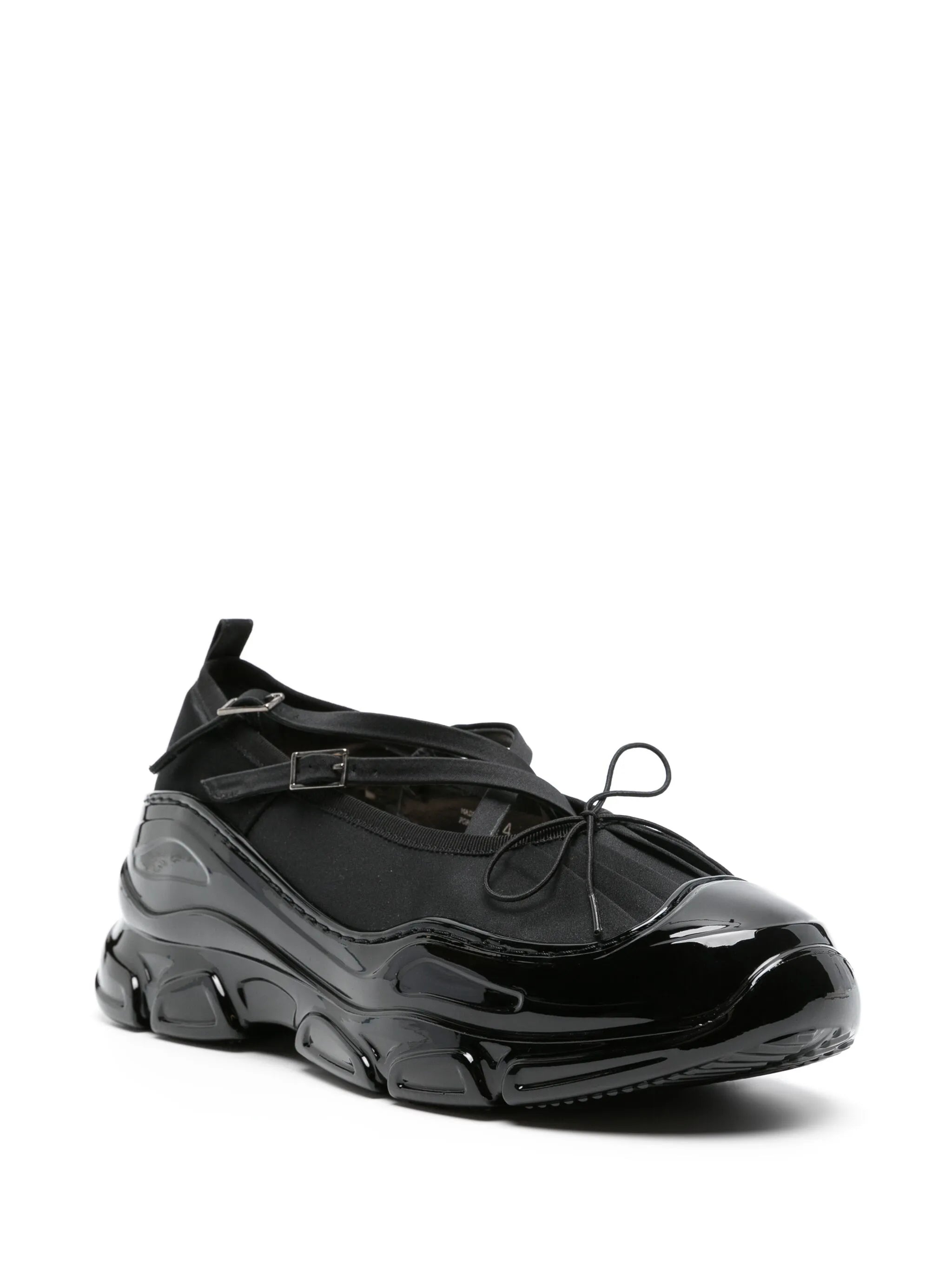 Criss-Cross Tracker trainers