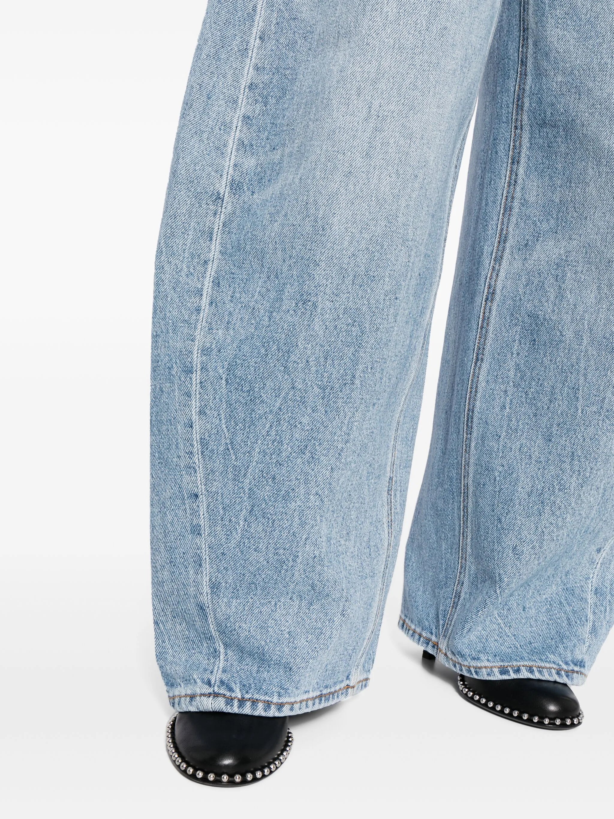 Rounded wide-leg jeans