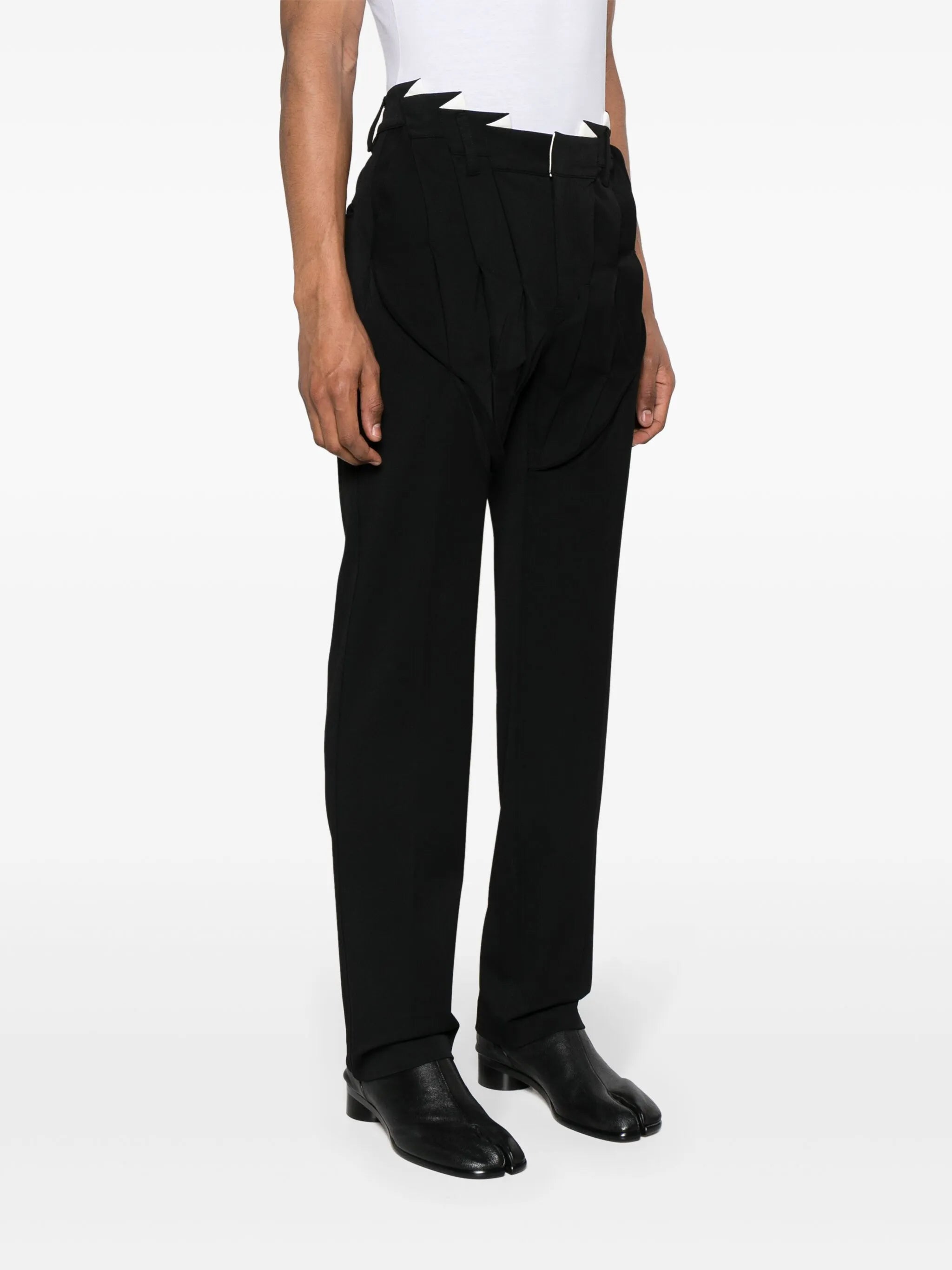 pleat-detailing straight-leg trousers