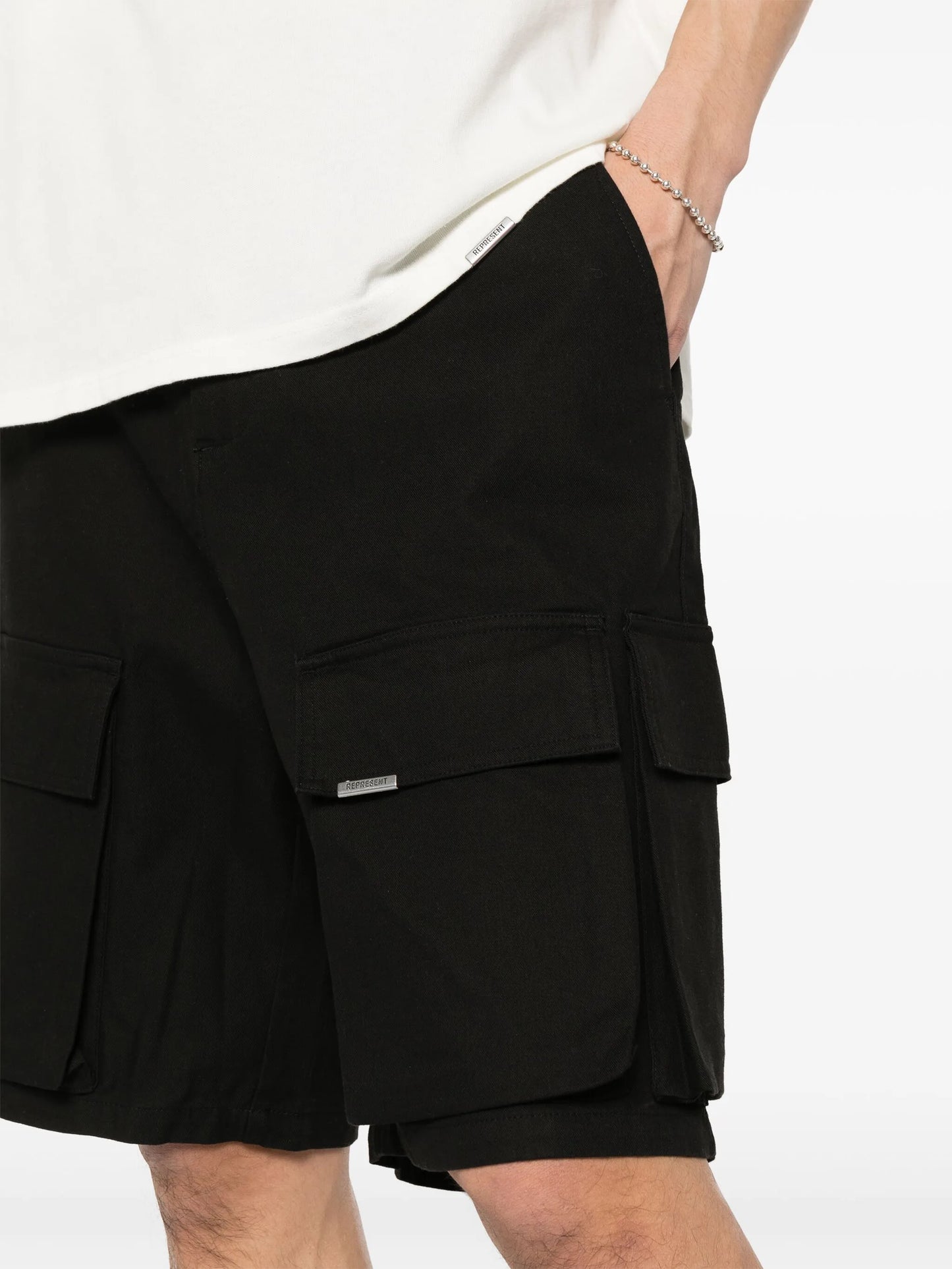 logo-plaque cargo shorts