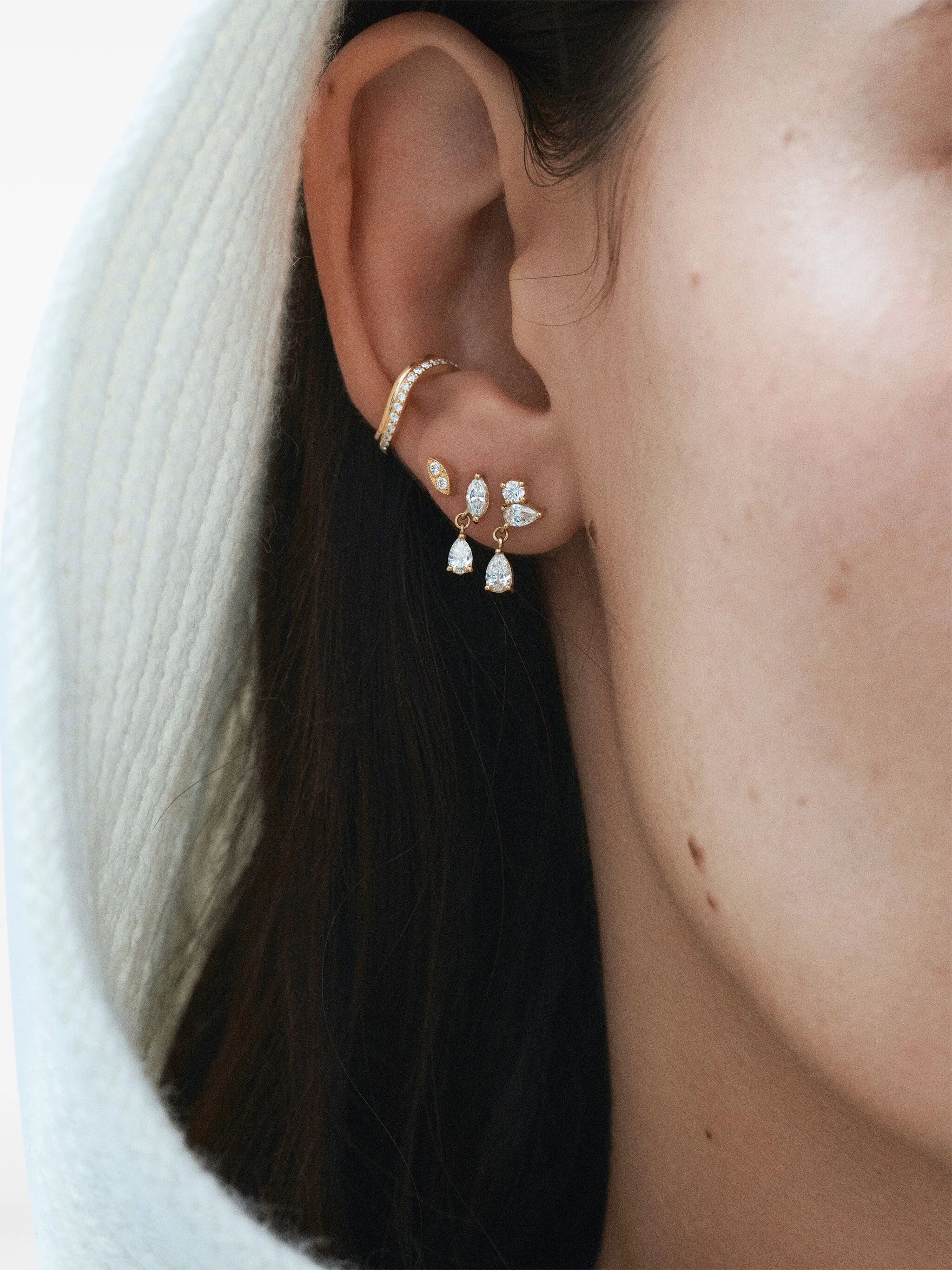 18kt yellow gold Gala diamond drop earring