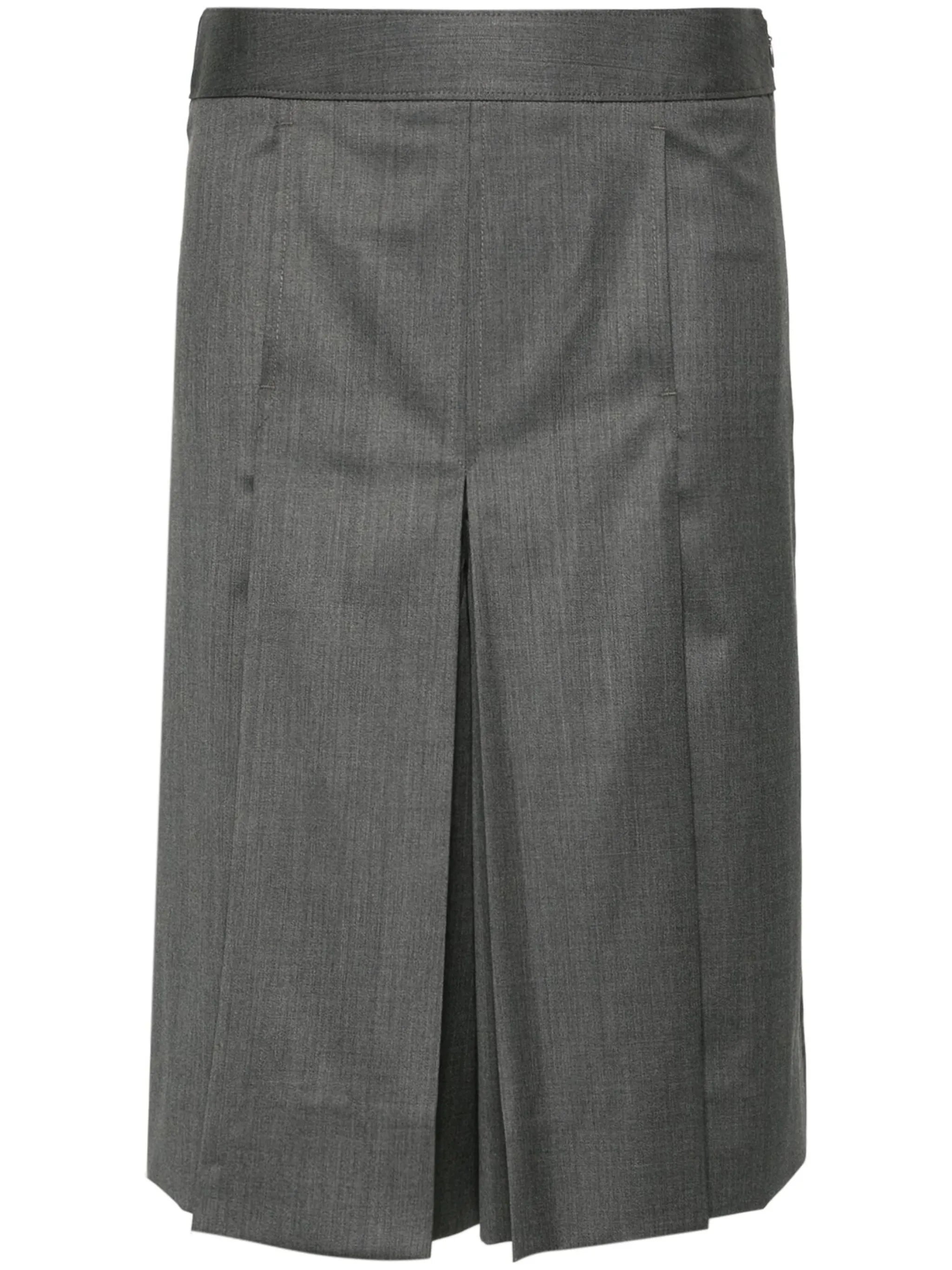 mid-rise pleated shorts
