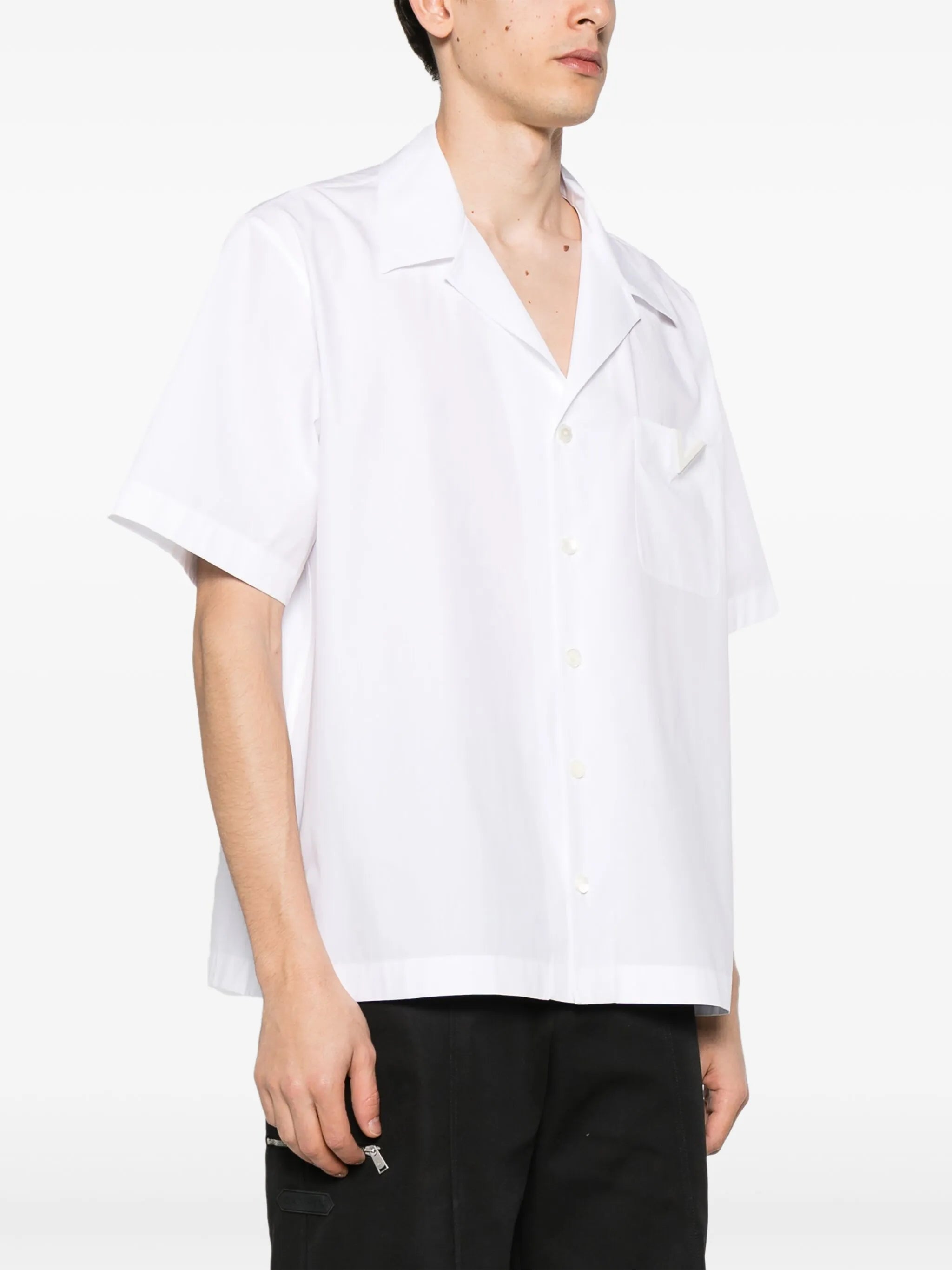 V-detail bowling shirt