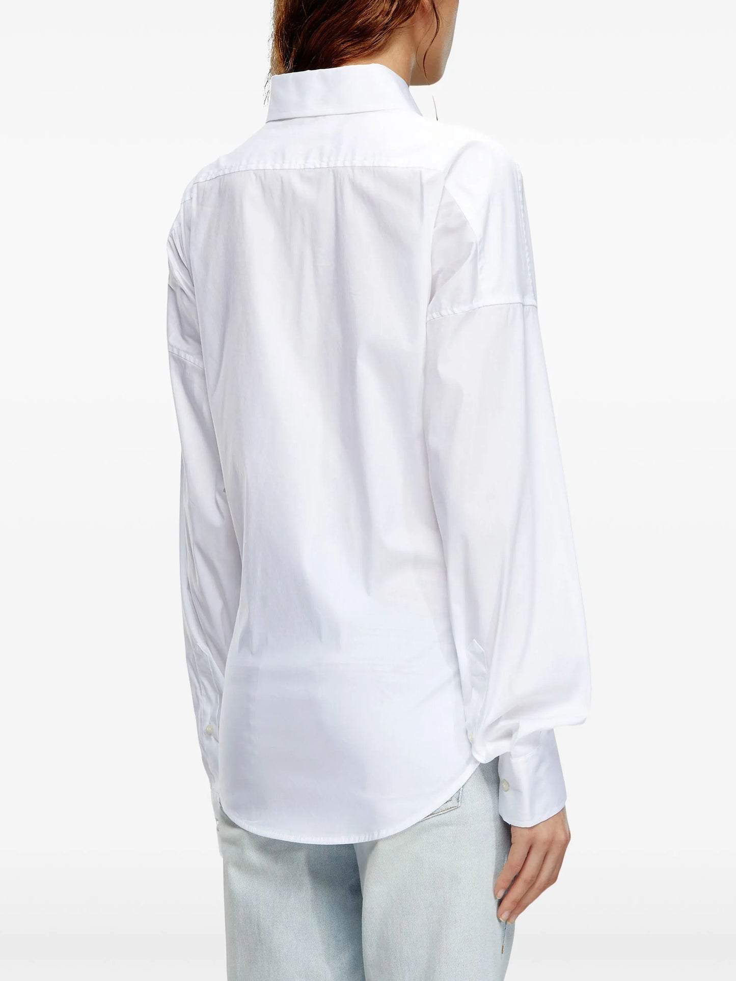 Oval D-appliqué shirt