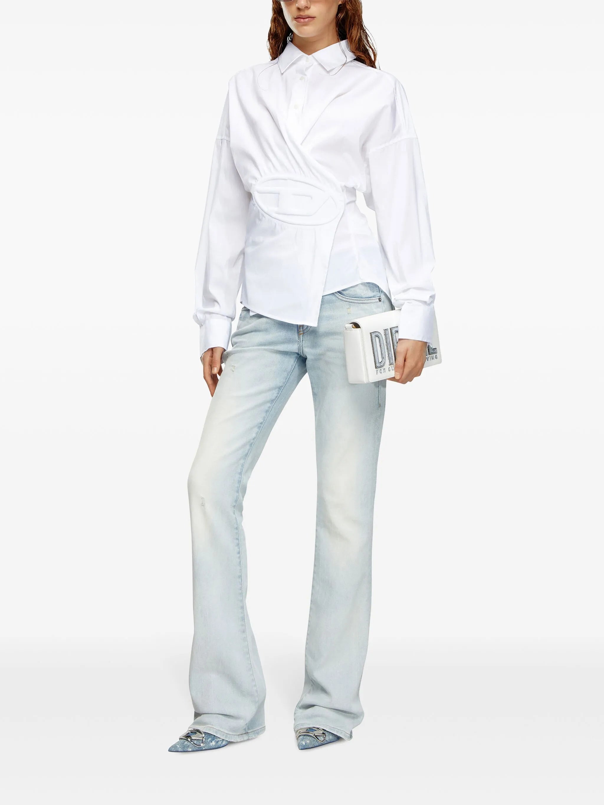 Oval D-appliqué shirt