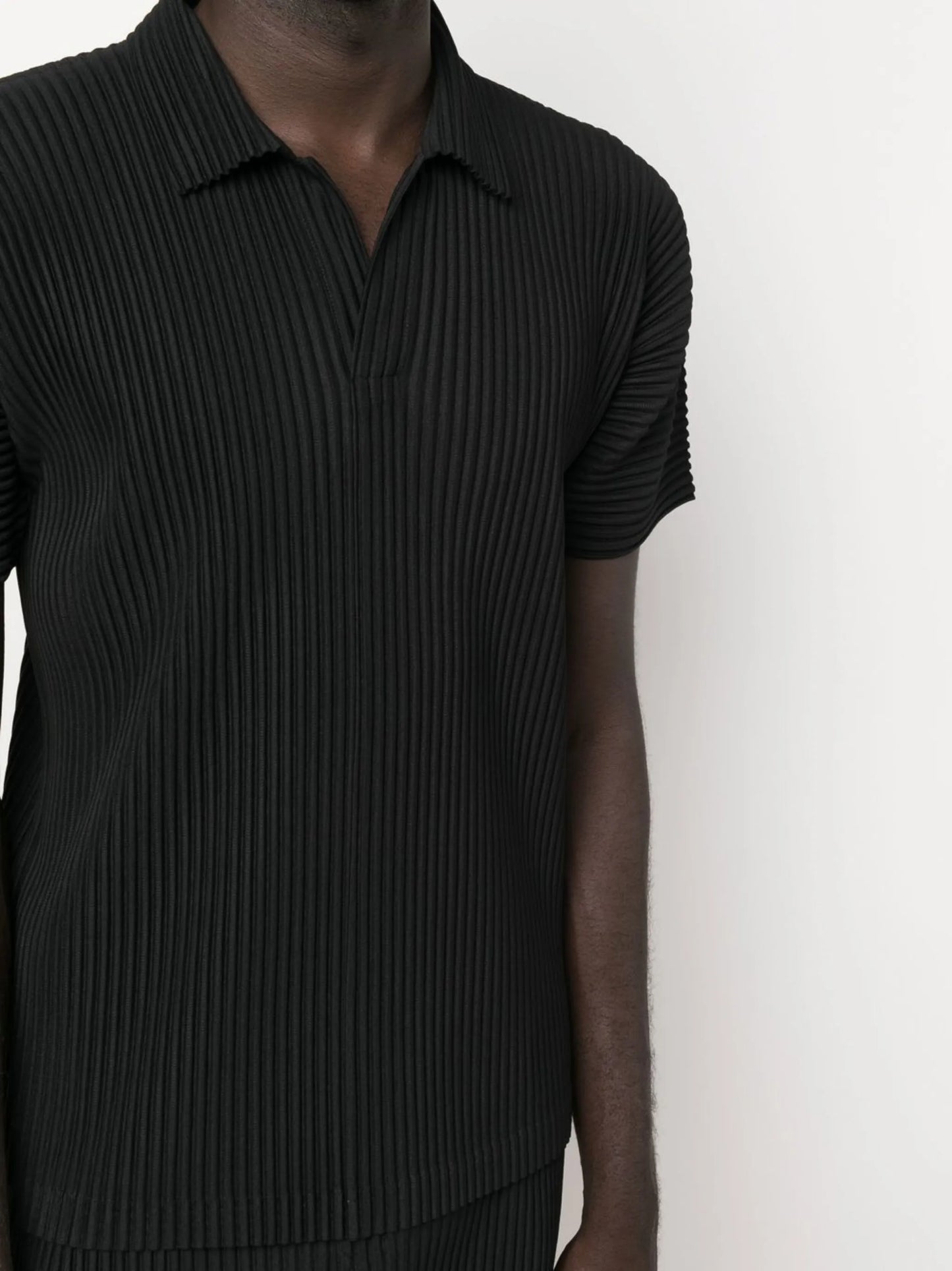 Basic plissé polo shirt