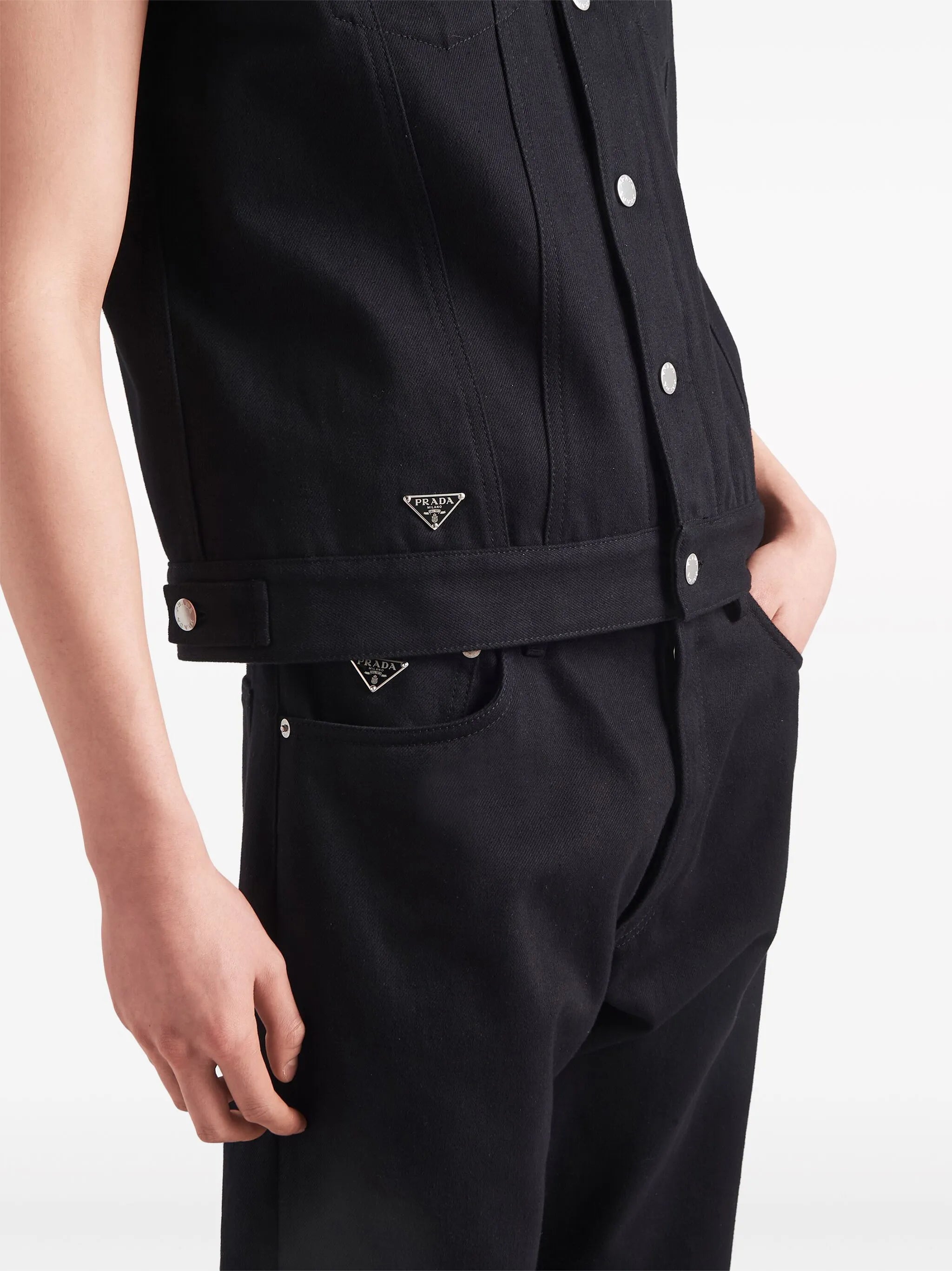 mid-rise straight-leg jeans