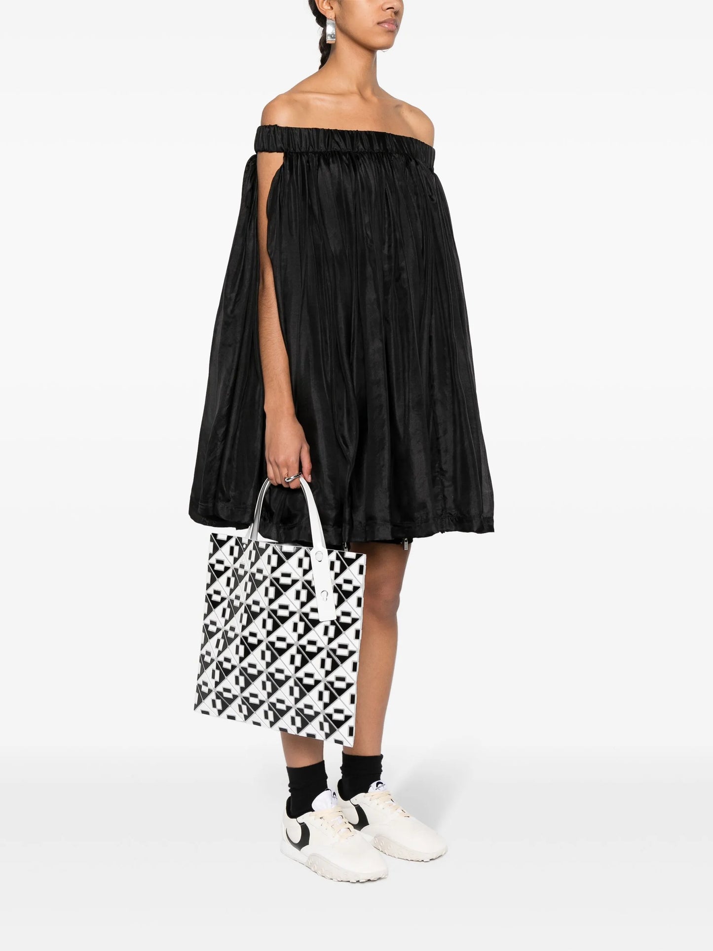 Connect geometric tote bag