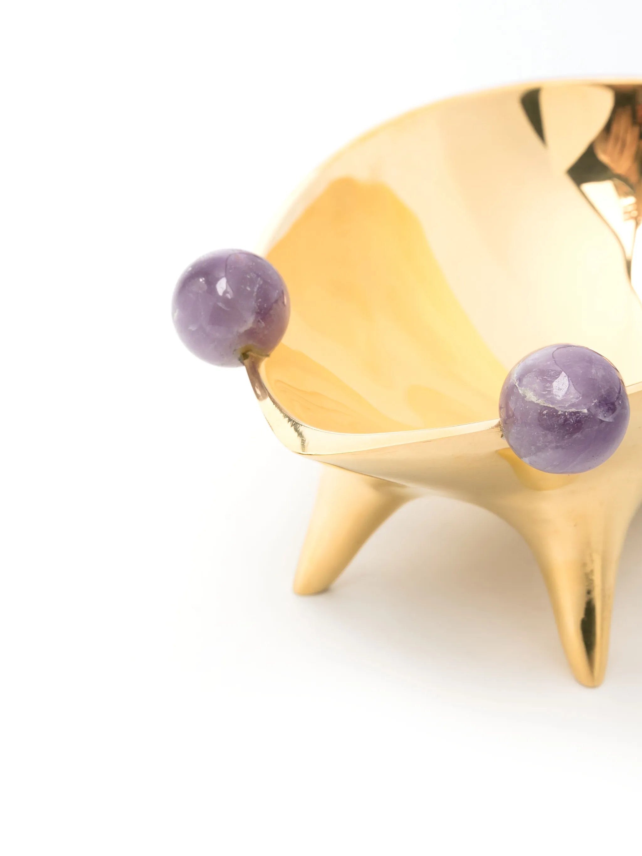 Frog-shaped brass bowl