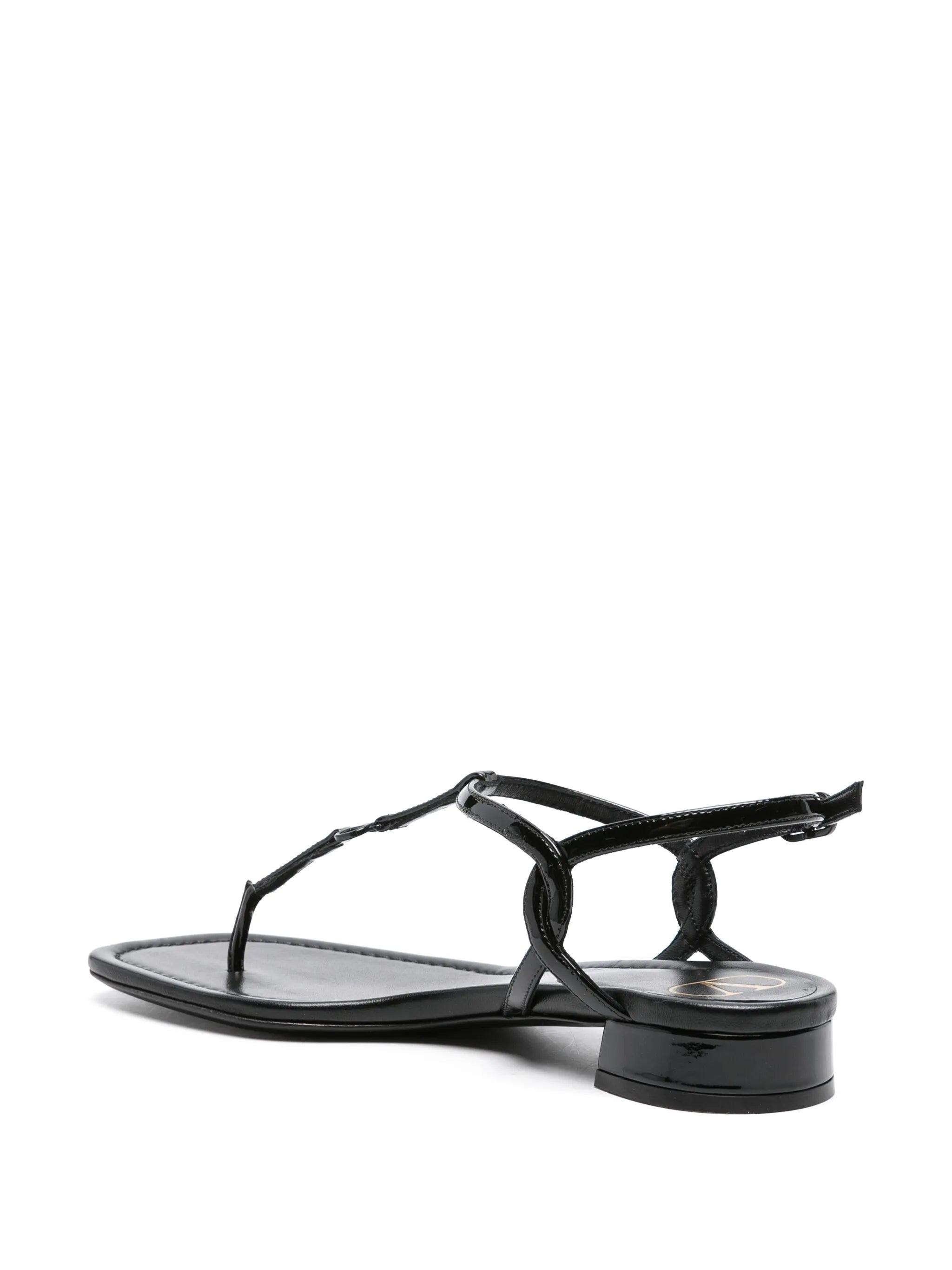 VLogo patent-leather sandals