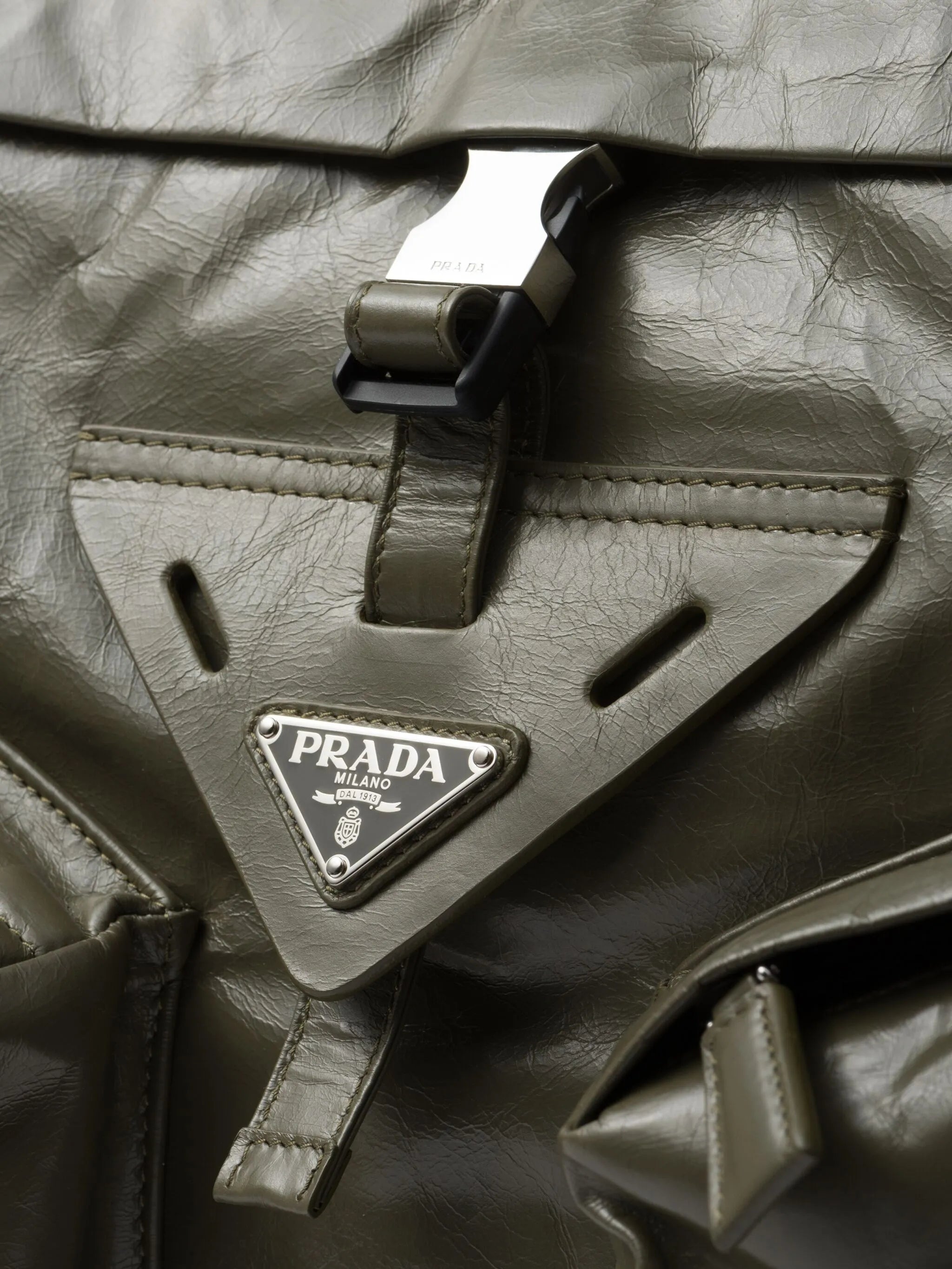 leather travel bag
