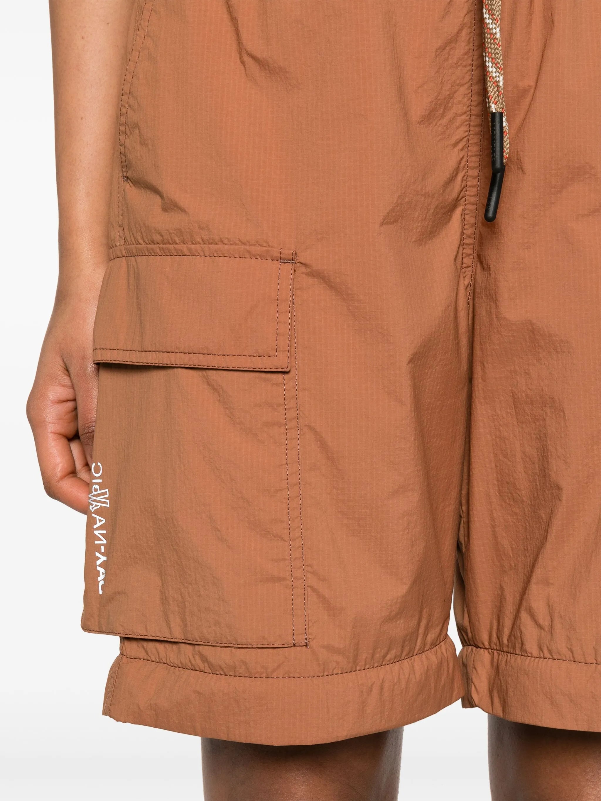 detachable-leg cargo trousers