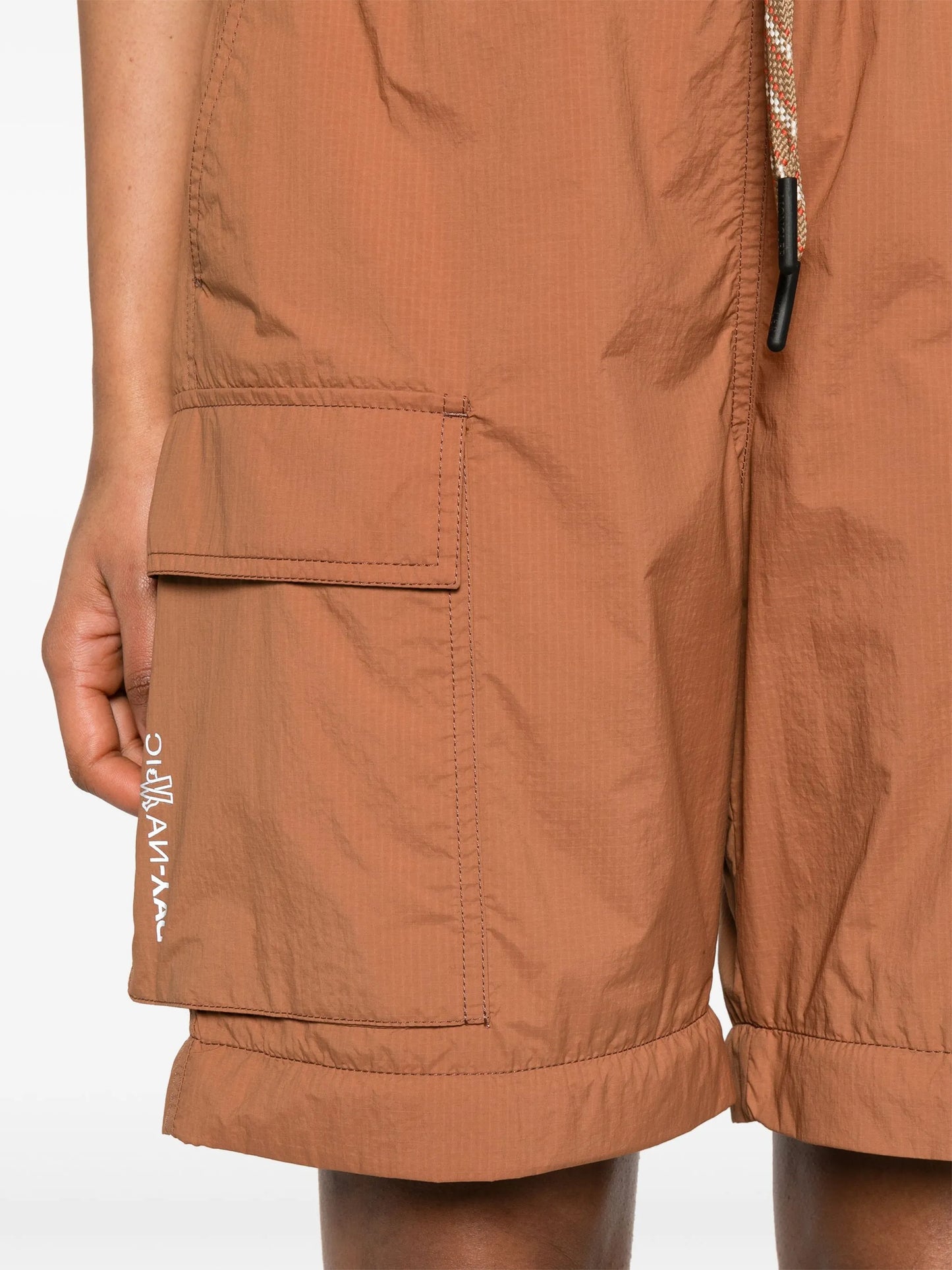 detachable-leg cargo trousers