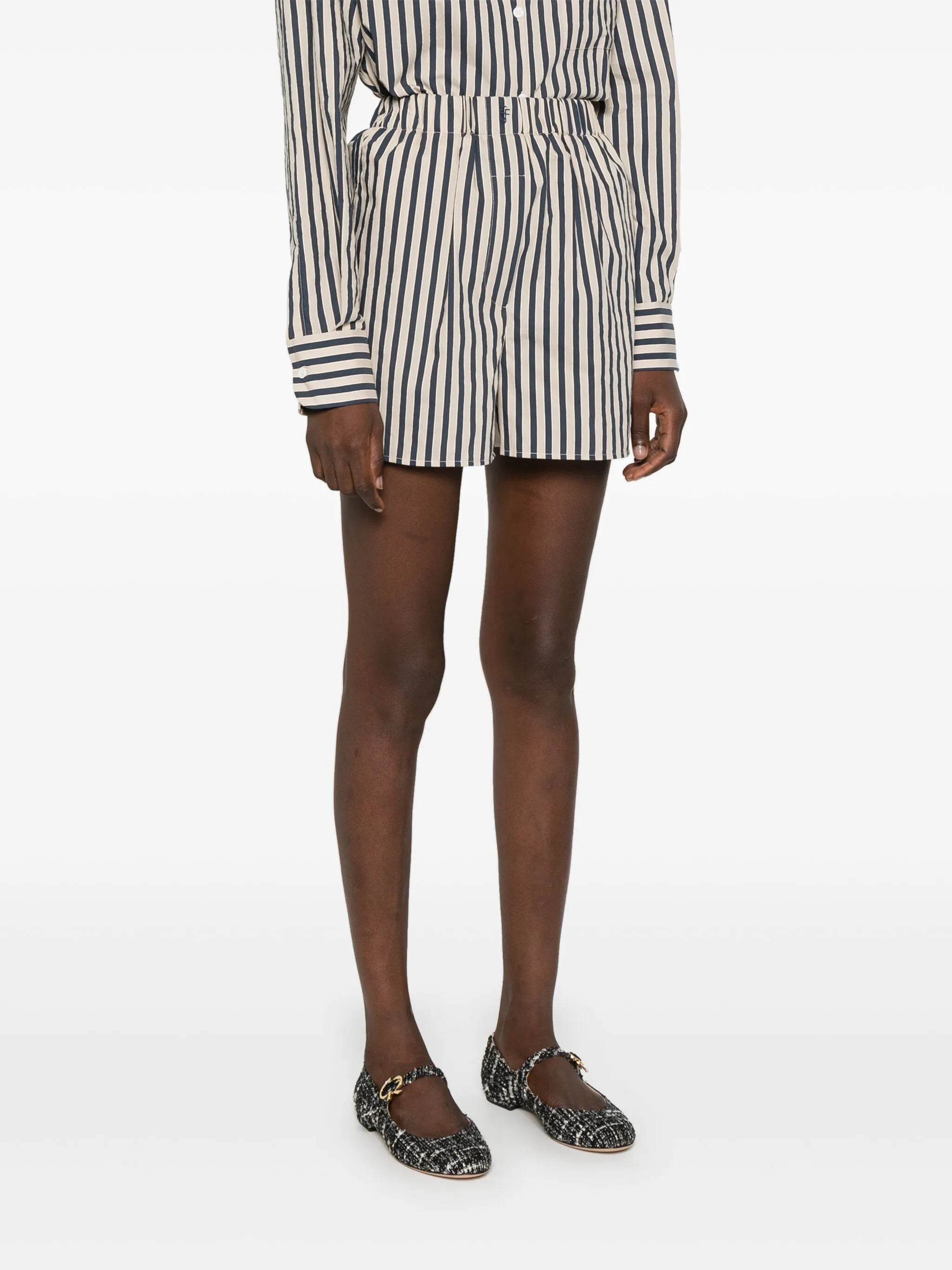 Lui textured-finish short