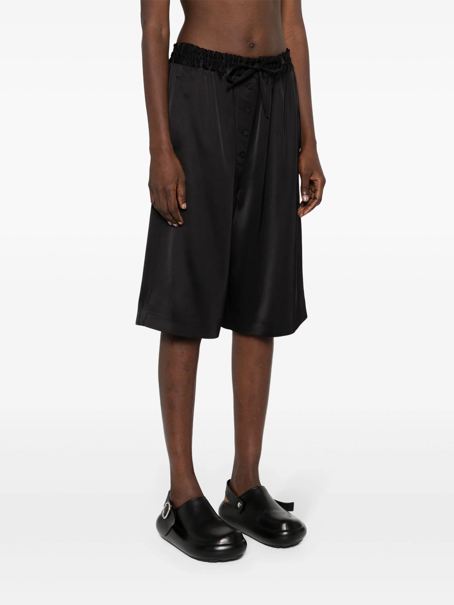 drawstring-fastening shorts