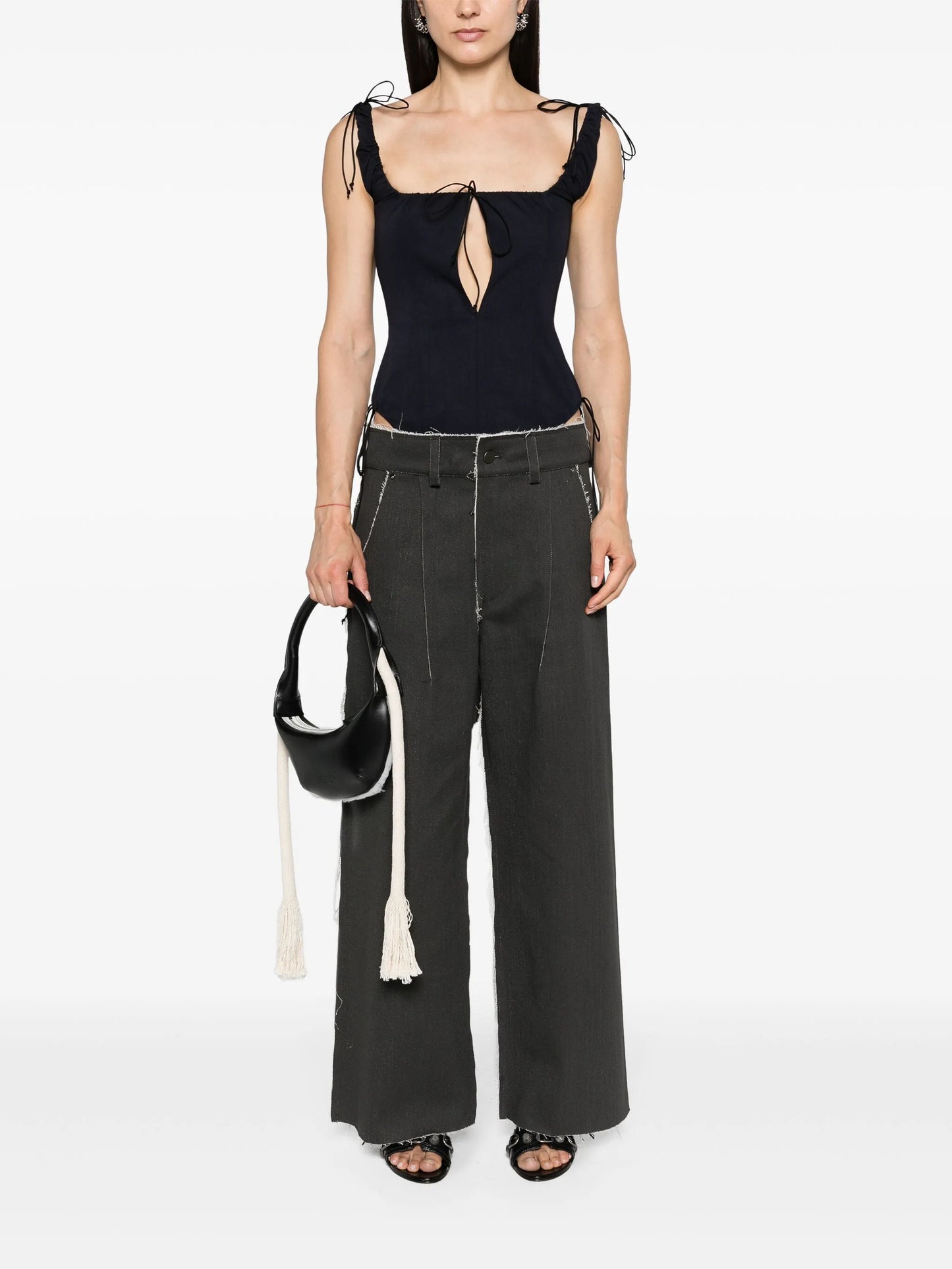 scoop-neck sleeveless body
