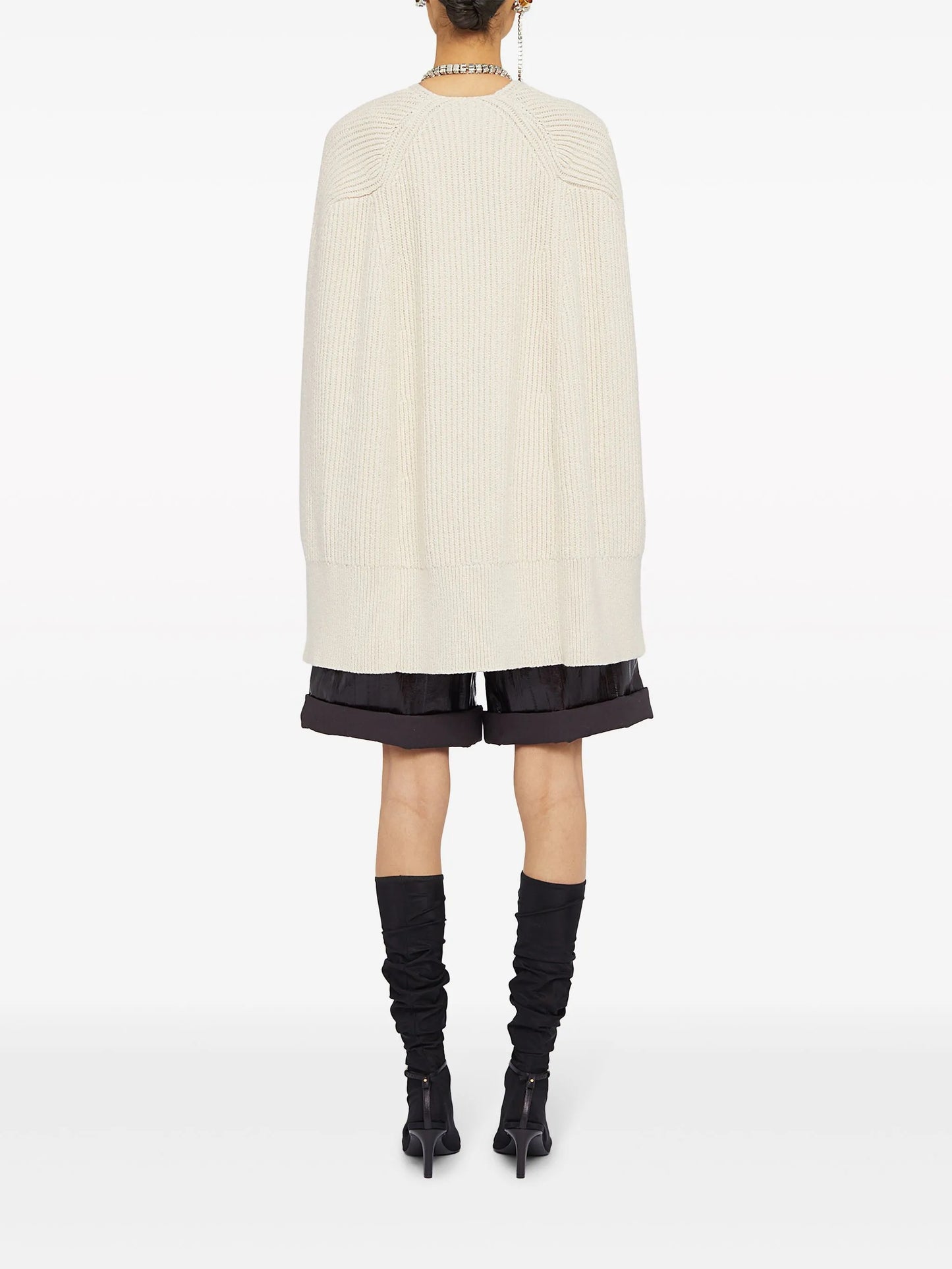 tie-fastening knitted cape