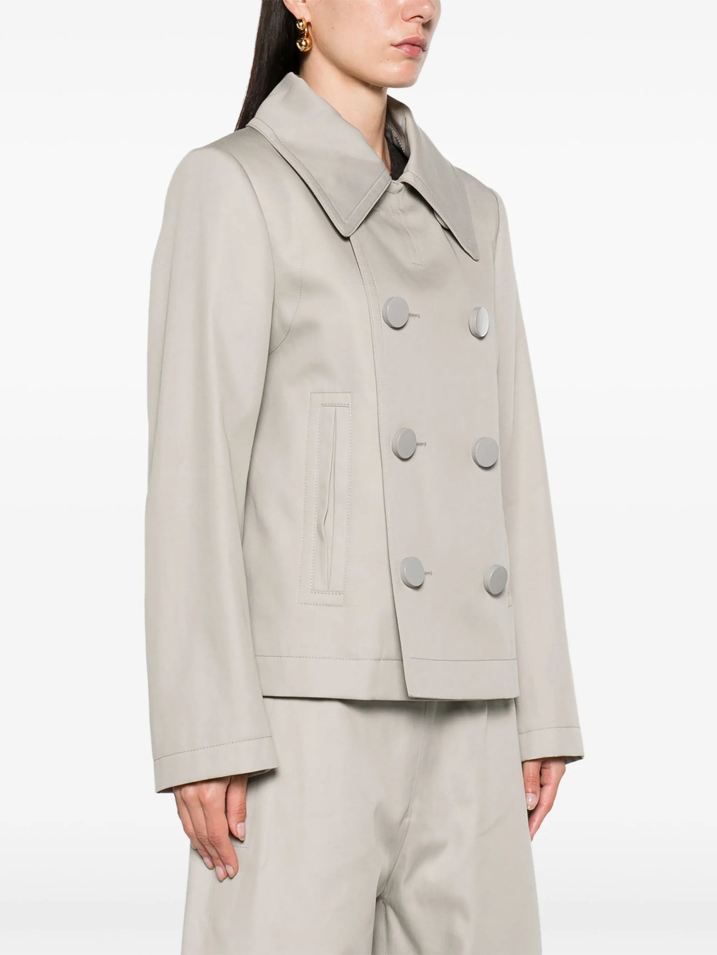 pointed-collar double-breasted jacket