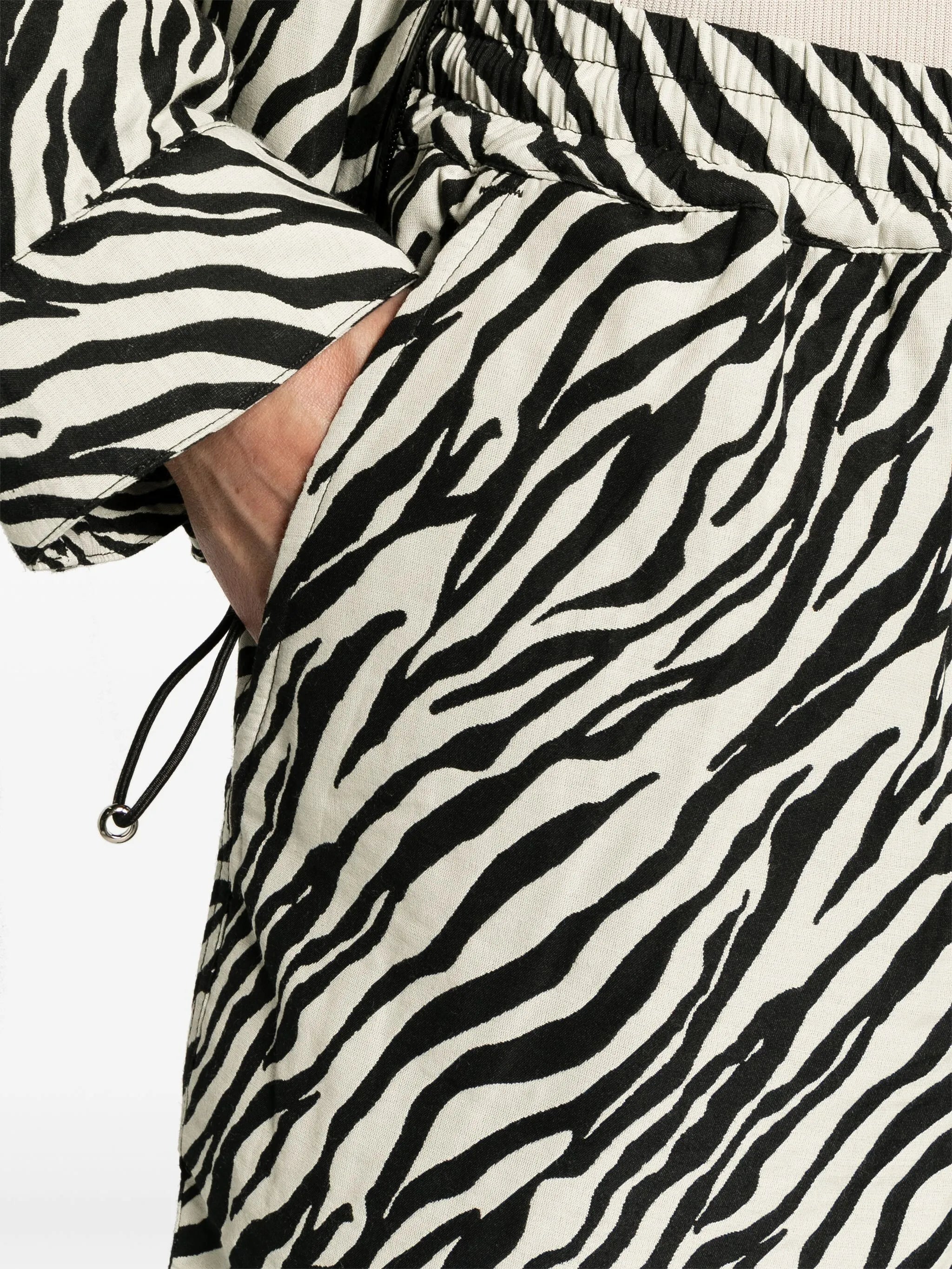 zebra-print elasticated-waist shorts