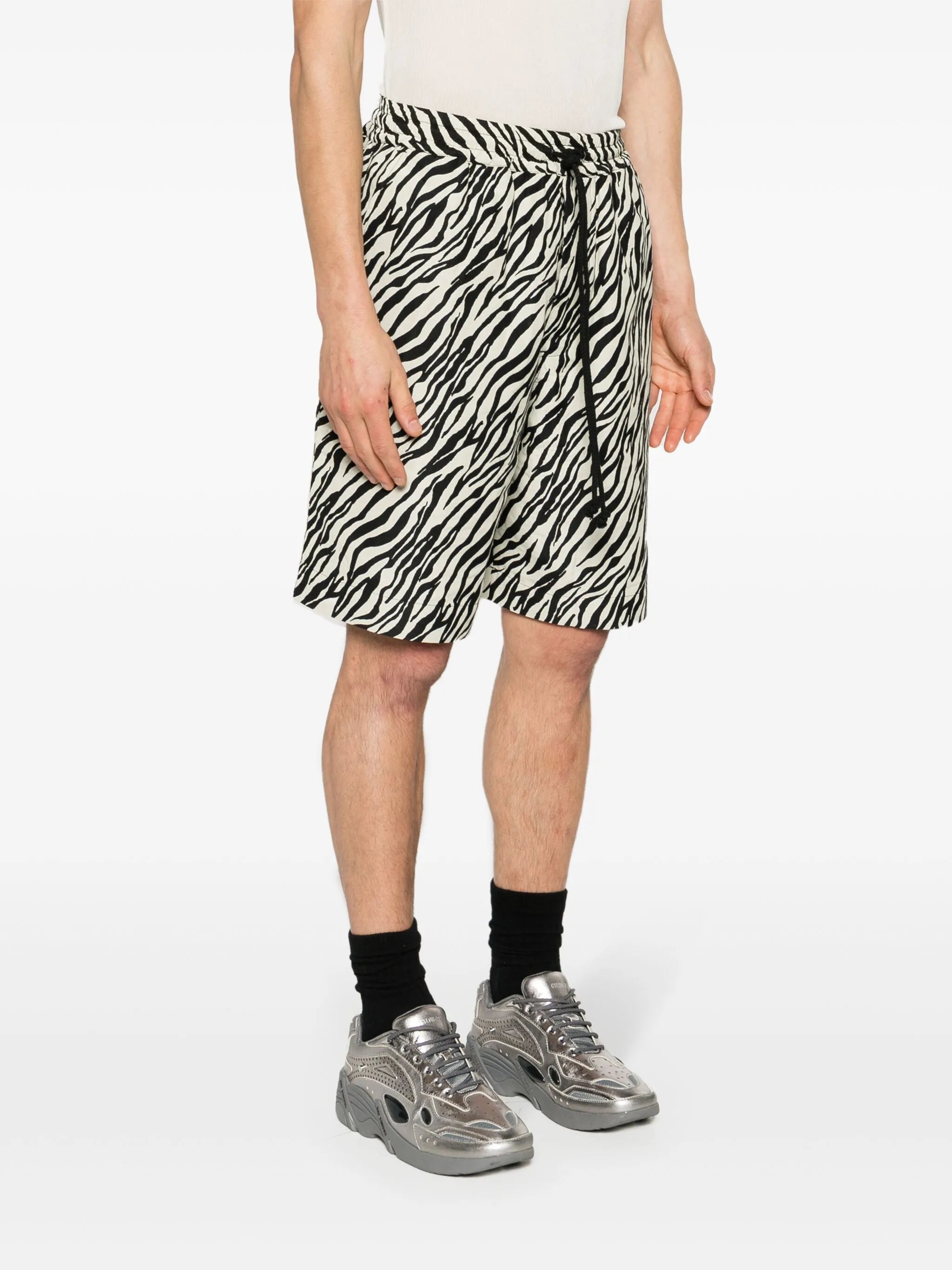 zebra-print elasticated-waist shorts