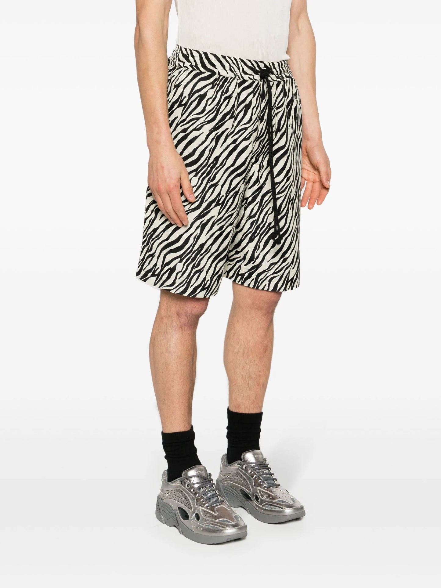 zebra-print elasticated-waist shorts