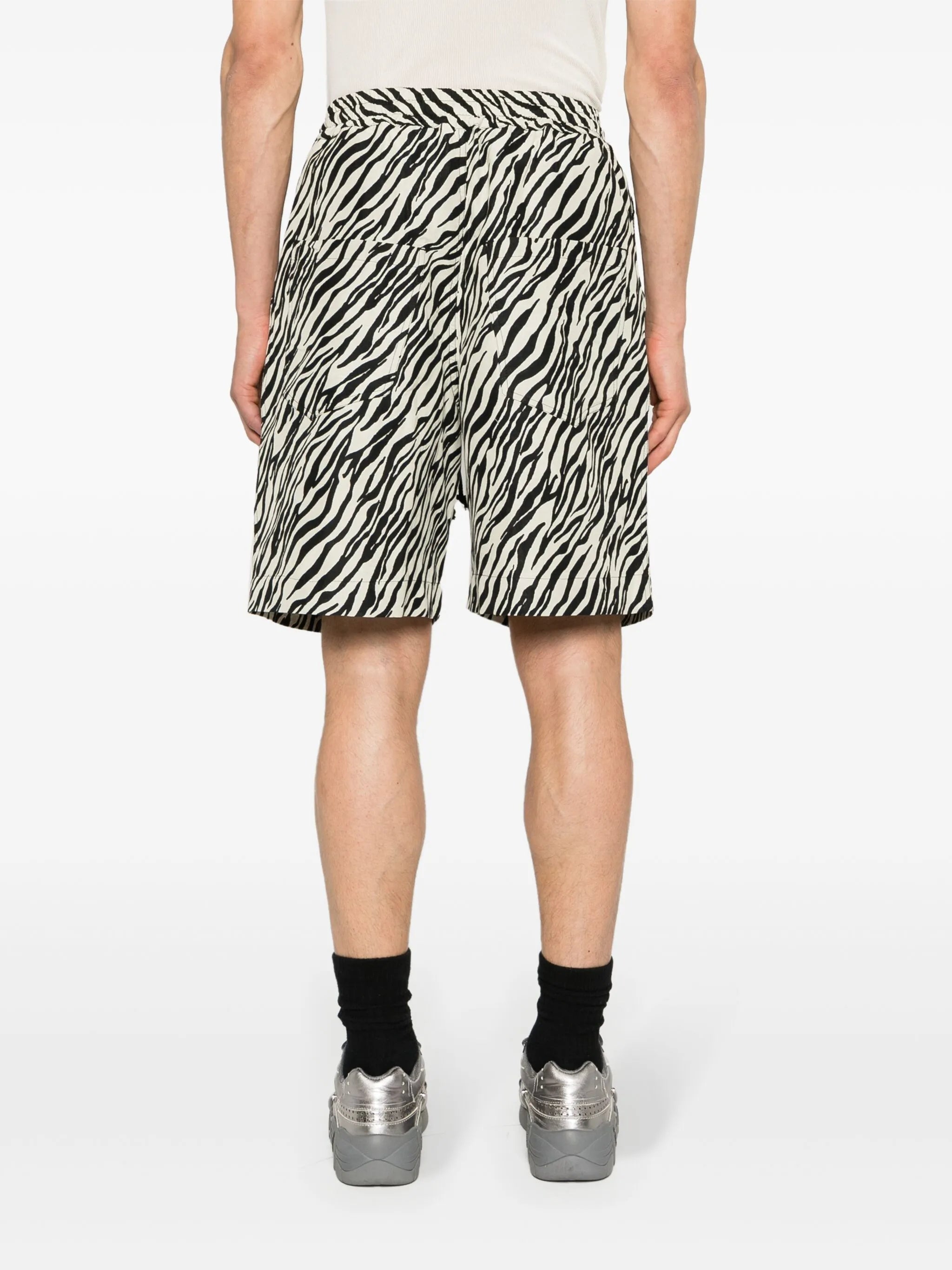 zebra-print elasticated-waist shorts