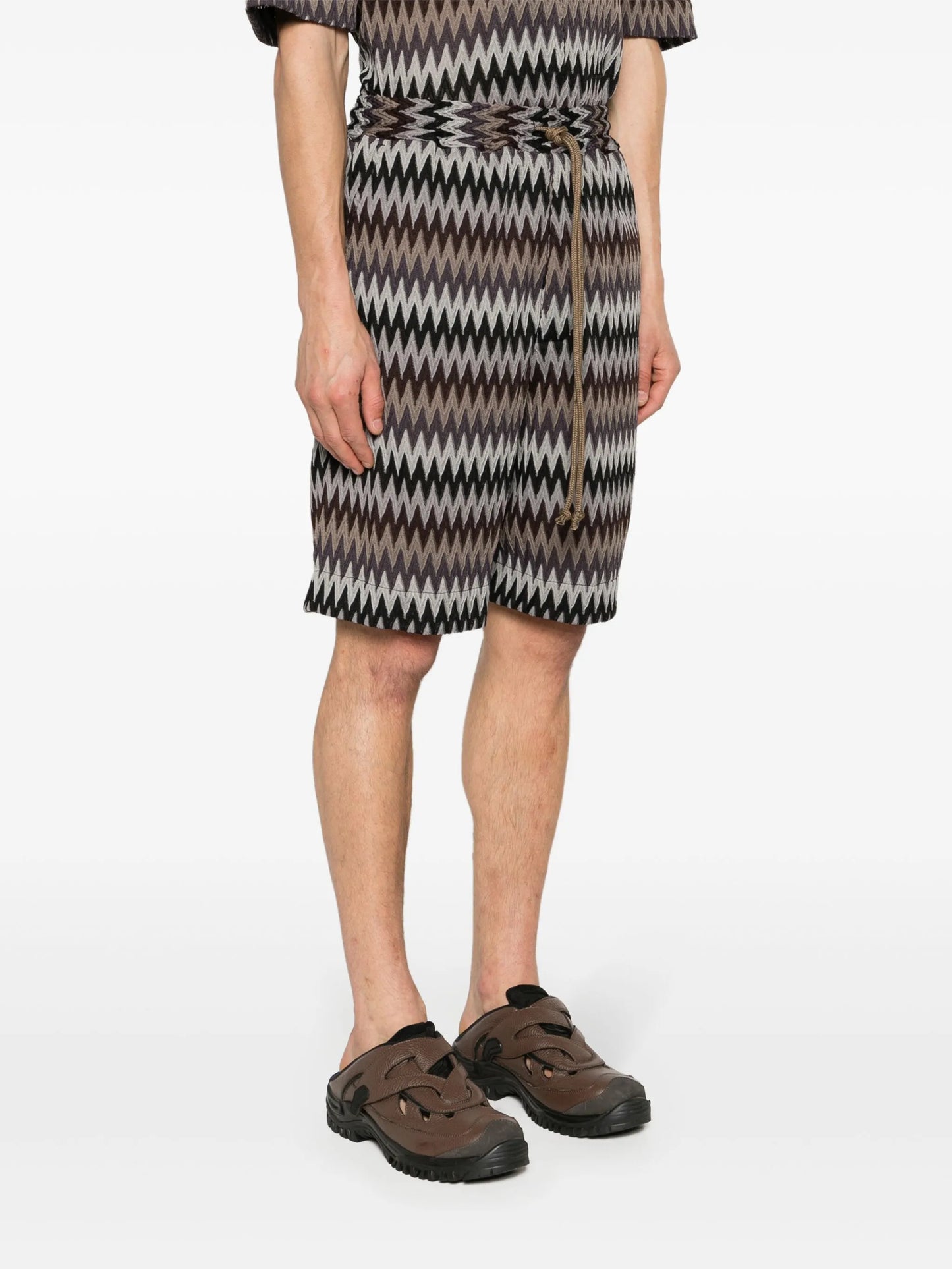 chevron-knit elasticated-waist shorts