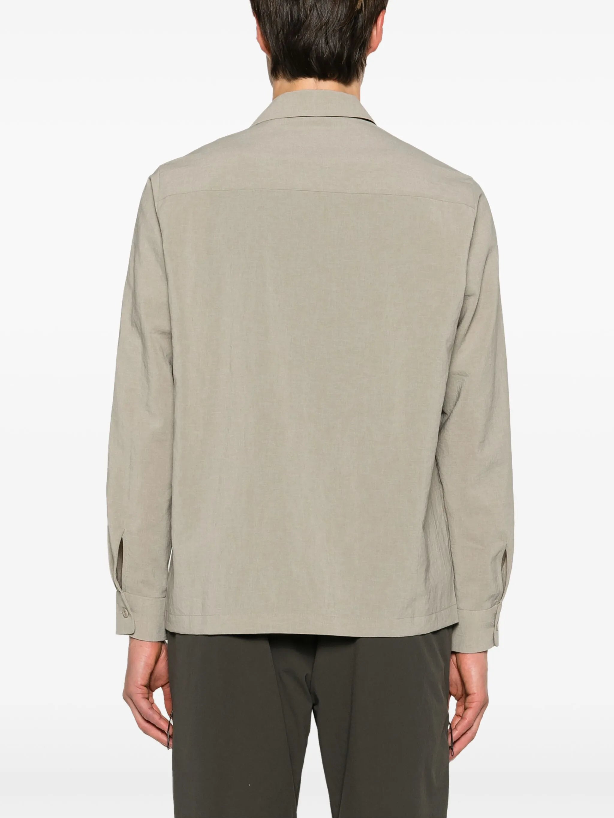 cutaway-collar button-up shirt