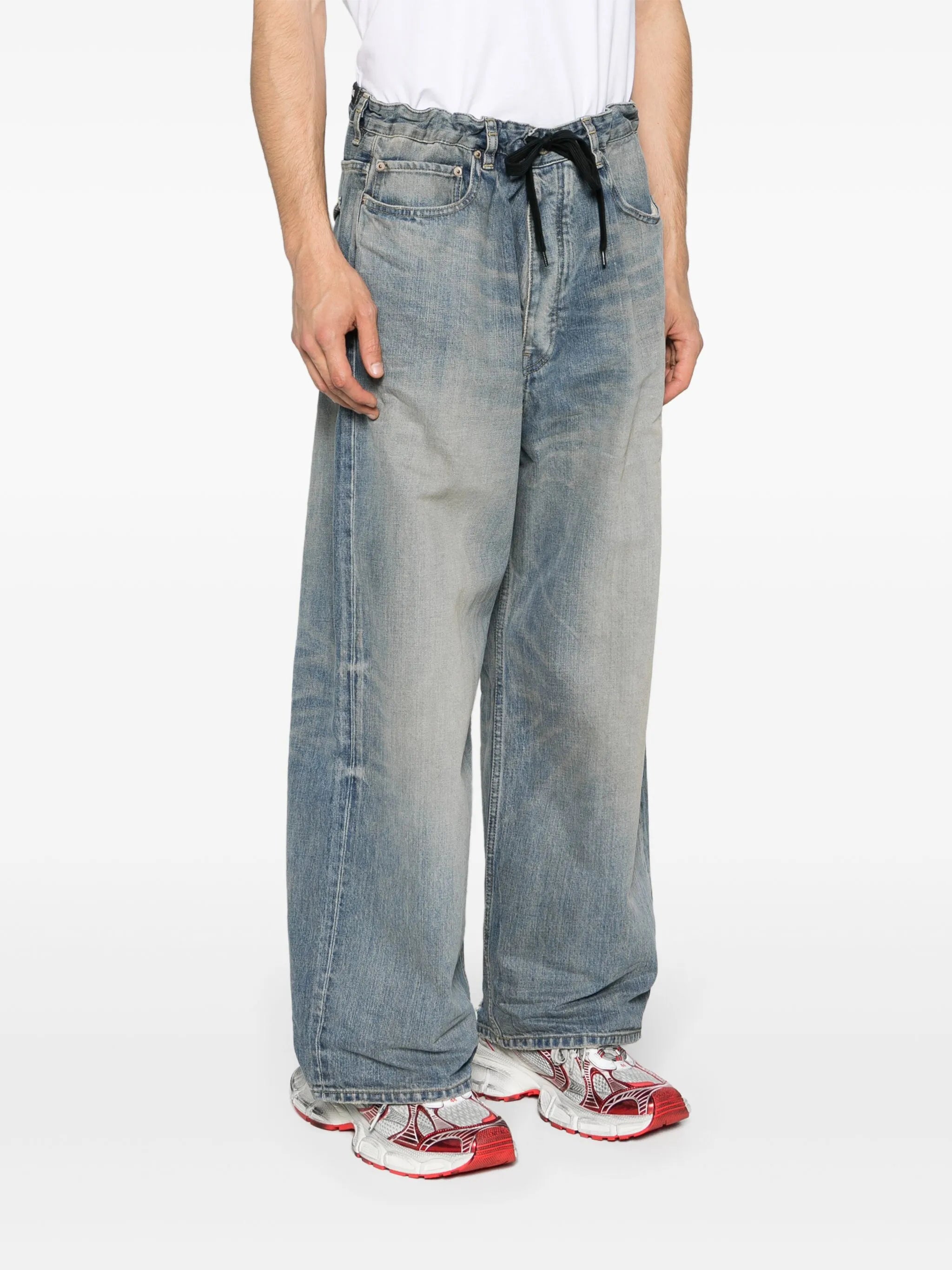 mid-rise wide-leg jeans